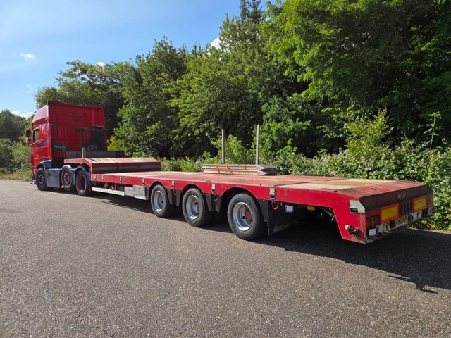 DAF XF 460 FTG 6x2 Super Spacecab + Nooteboom semi-dieplader - Caminhão chassi: foto 2 DAF XF 460 FTG 6x2 Super Spacecab + Nooteboom semi-dieplader - Caminhão chassi: foto 2