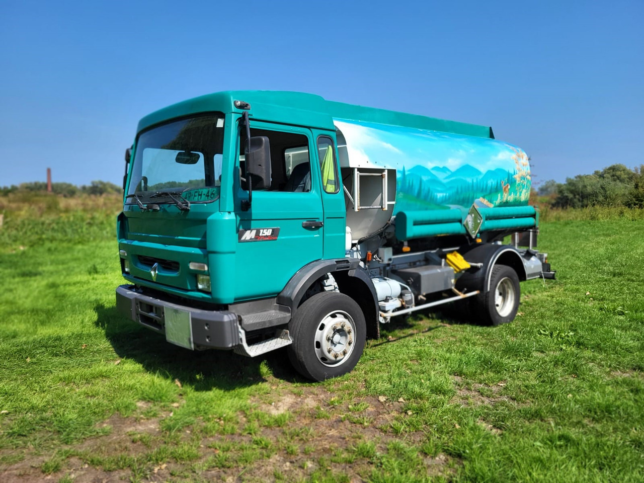 Renault Midliner 150 - Caminhão tanque: foto 1 Renault Midliner 150 - Caminhão tanque: foto 1