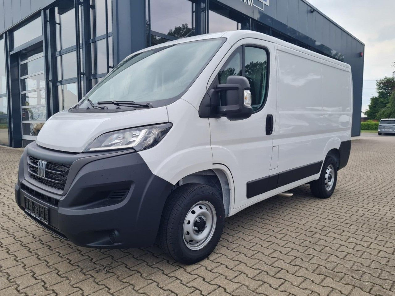 Fiat Ducato 30 Kasten L1H1 KLIMA PDC REGALE TEMPOMAT - Furgão compacto: foto 2 Fiat Ducato 30 Kasten L1H1 KLIMA PDC REGALE TEMPOMAT - Furgão compacto: foto 2
