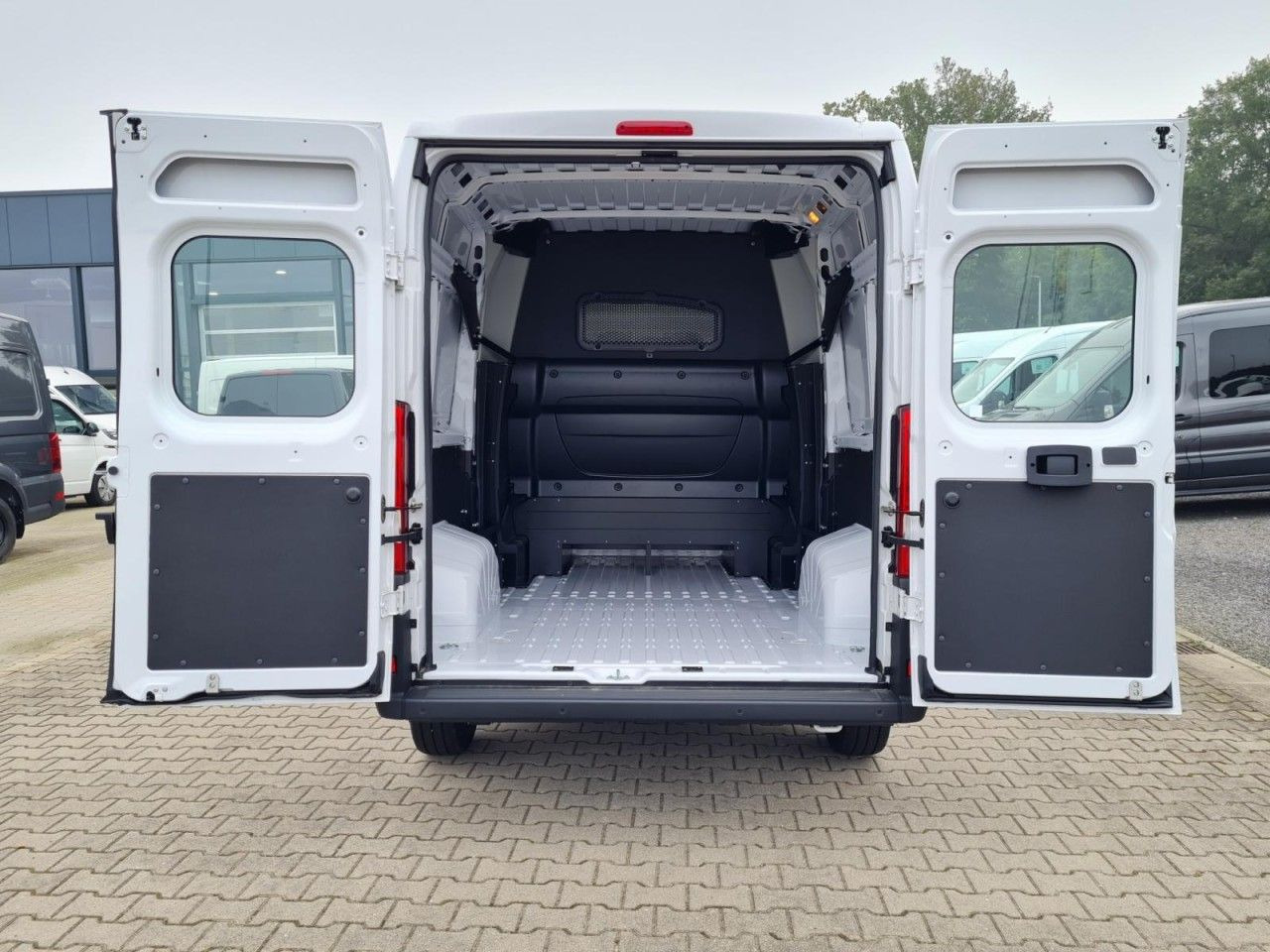 Furgão, Carrinha cabine dupla Fiat Ducato 35 Kasten Doka 7-Sitze 2x Schiebetür Maxi: foto 6