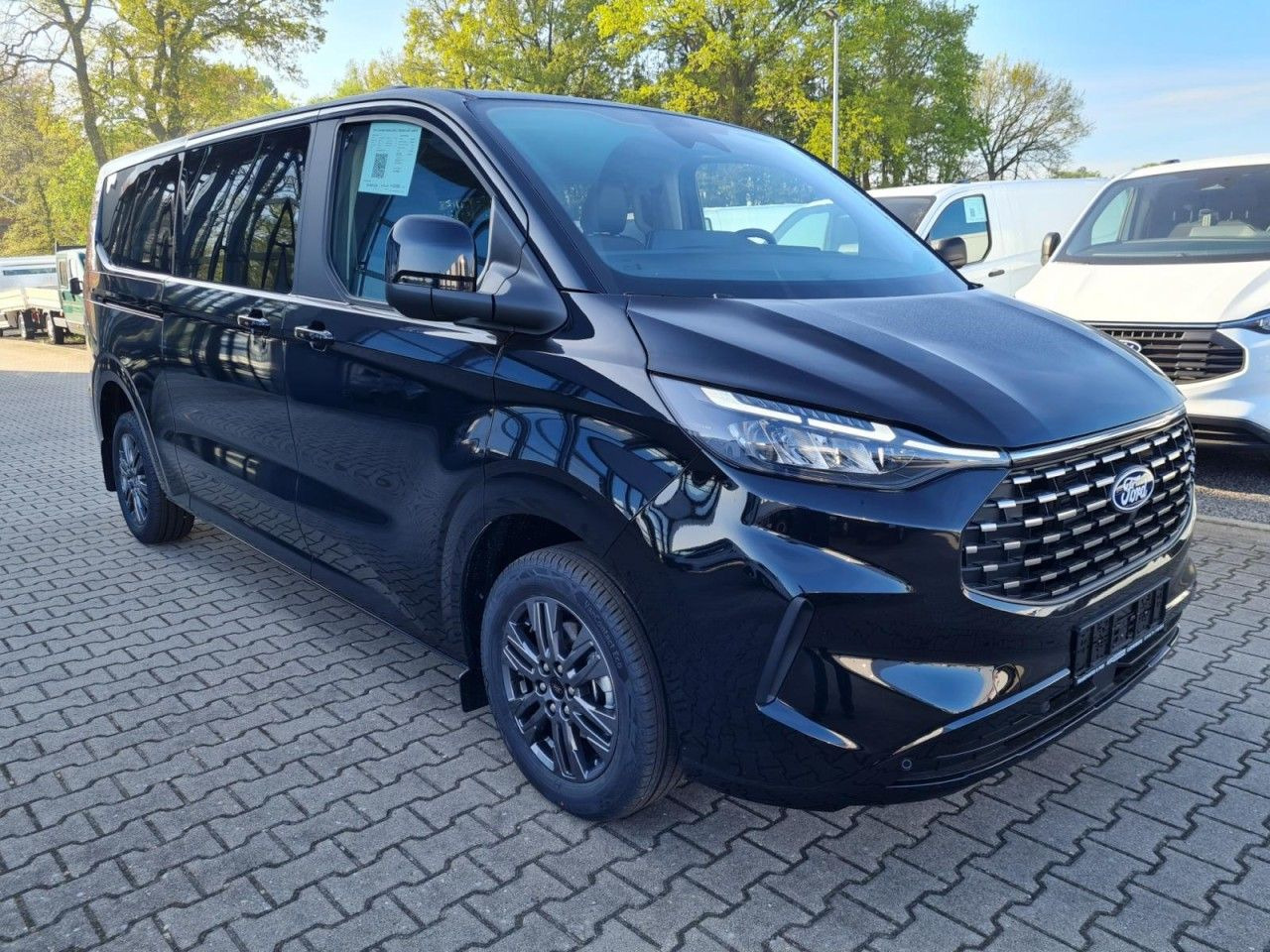 Ford Tourneo Custom 320 AG L2 Titanium 8 Sitze LEDER - Furgão de passageiros: foto 3 Ford Tourneo Custom 320 AG L2 Titanium 8 Sitze LEDER - Furgão de passageiros: foto 3