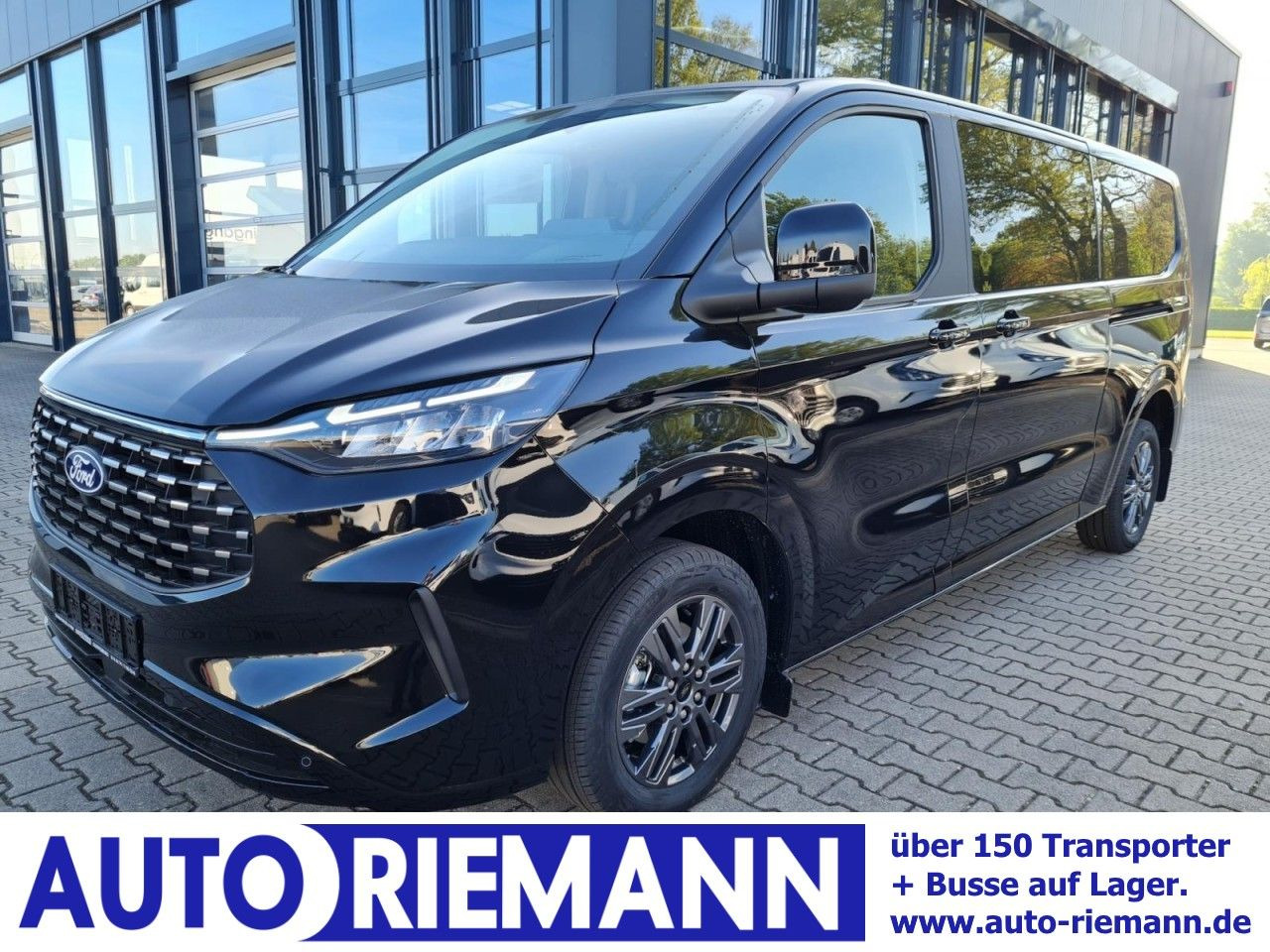 Ford Tourneo Custom 320 AG L2 Titanium 8 Sitze LEDER - Furgão de passageiros: foto 1 Ford Tourneo Custom 320 AG L2 Titanium 8 Sitze LEDER - Furgão de passageiros: foto 1