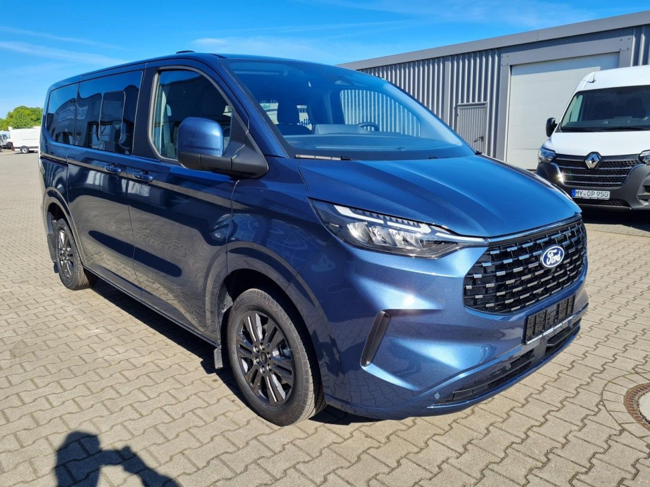 Ford Tourneo Custom 320 Titanium L1 AG 8-Sitze LED KA - Furgão de passageiros: foto 4 Ford Tourneo Custom 320 Titanium L1 AG 8-Sitze LED KA - Furgão de passageiros: foto 4