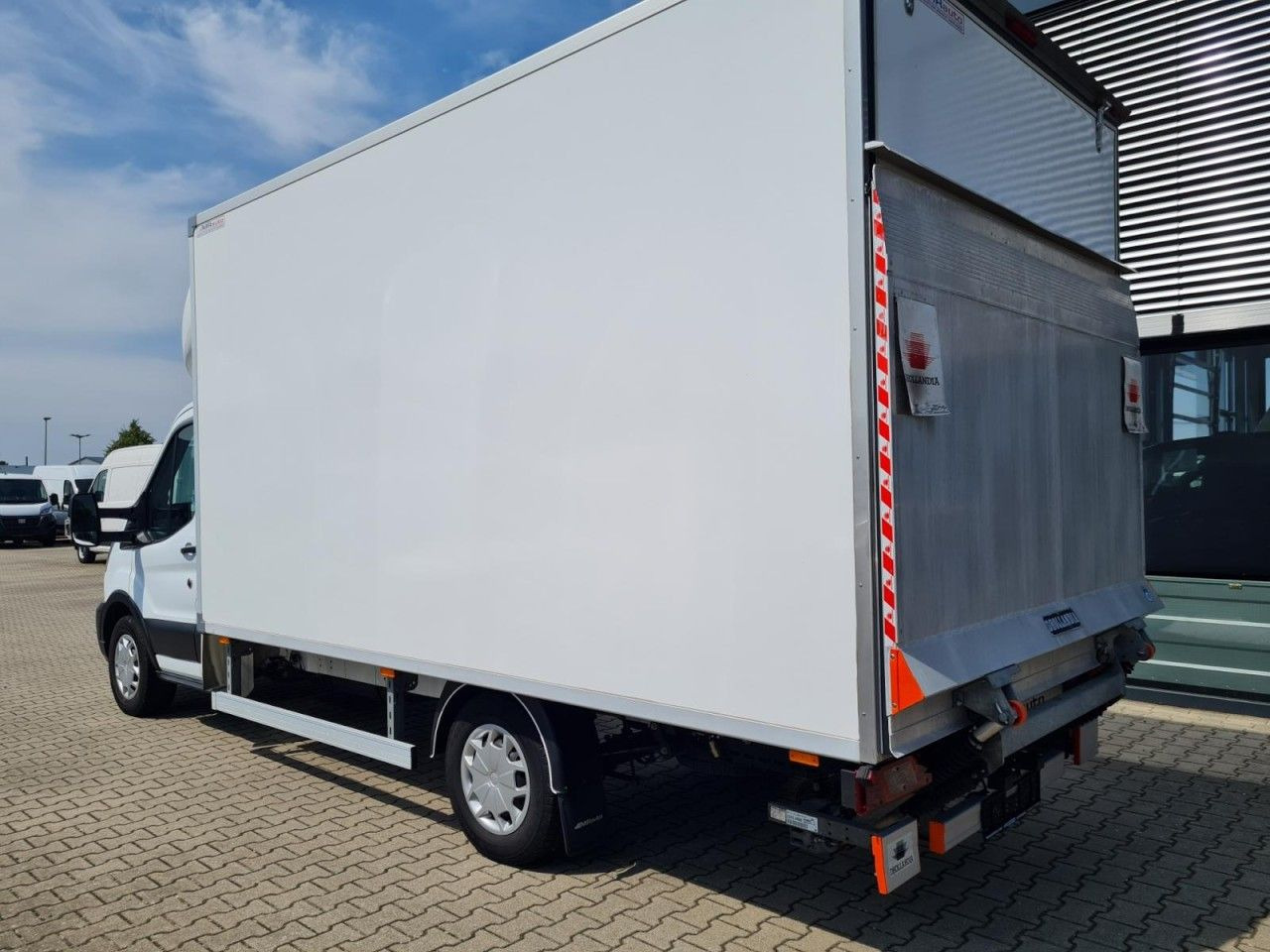 Ford Transit 350 Koffer mit LBW TDCi Trend KLIMA AUTO - Carrinha de contentor: foto 5 Ford Transit 350 Koffer mit LBW TDCi Trend KLIMA AUTO - Carrinha de contentor: foto 5