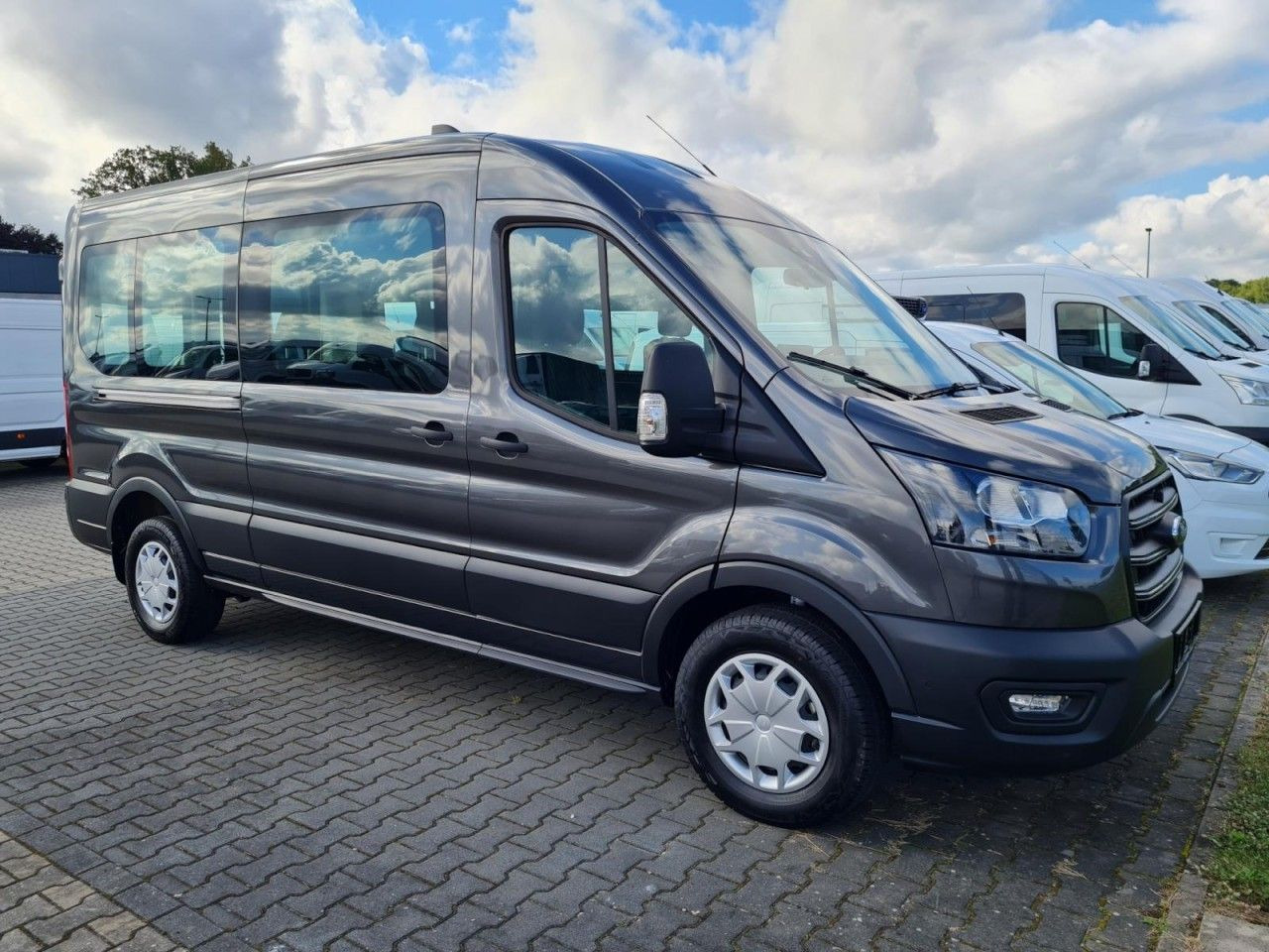 Ford Transit 350 Kombi L3 Trend 8 Sitze KAMERA AHK - Furgão de passageiros: foto 2 Ford Transit 350 Kombi L3 Trend 8 Sitze KAMERA AHK - Furgão de passageiros: foto 2