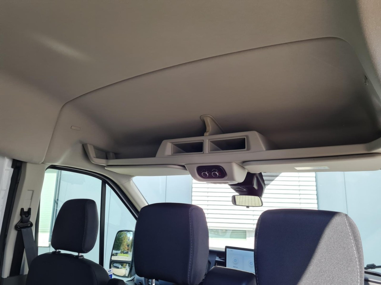 Micro-ônibus, Furgão de passageiros Ford Transit 350 Kombi TDCi L3 AG Trend 9 Sitze AHK KAMERA: foto 16 Micro-ônibus, Furgão de passageiros Ford Transit 350 Kombi TDCi L3 AG Trend 9 Sitze AHK KAMERA: foto 16