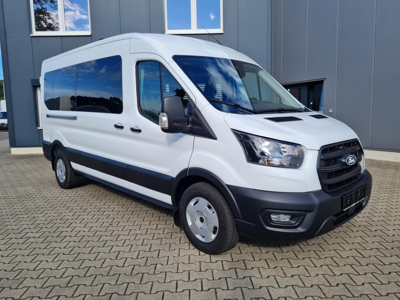 Ford Transit 350 Kombi TDCi L3 Trend 9 Sitzer AUTOMATIK - Micro-ônibus, Furgão de passageiros: foto 3 Ford Transit 350 Kombi TDCi L3 Trend 9 Sitzer AUTOMATIK - Micro-ônibus, Furgão de passageiros: foto 3