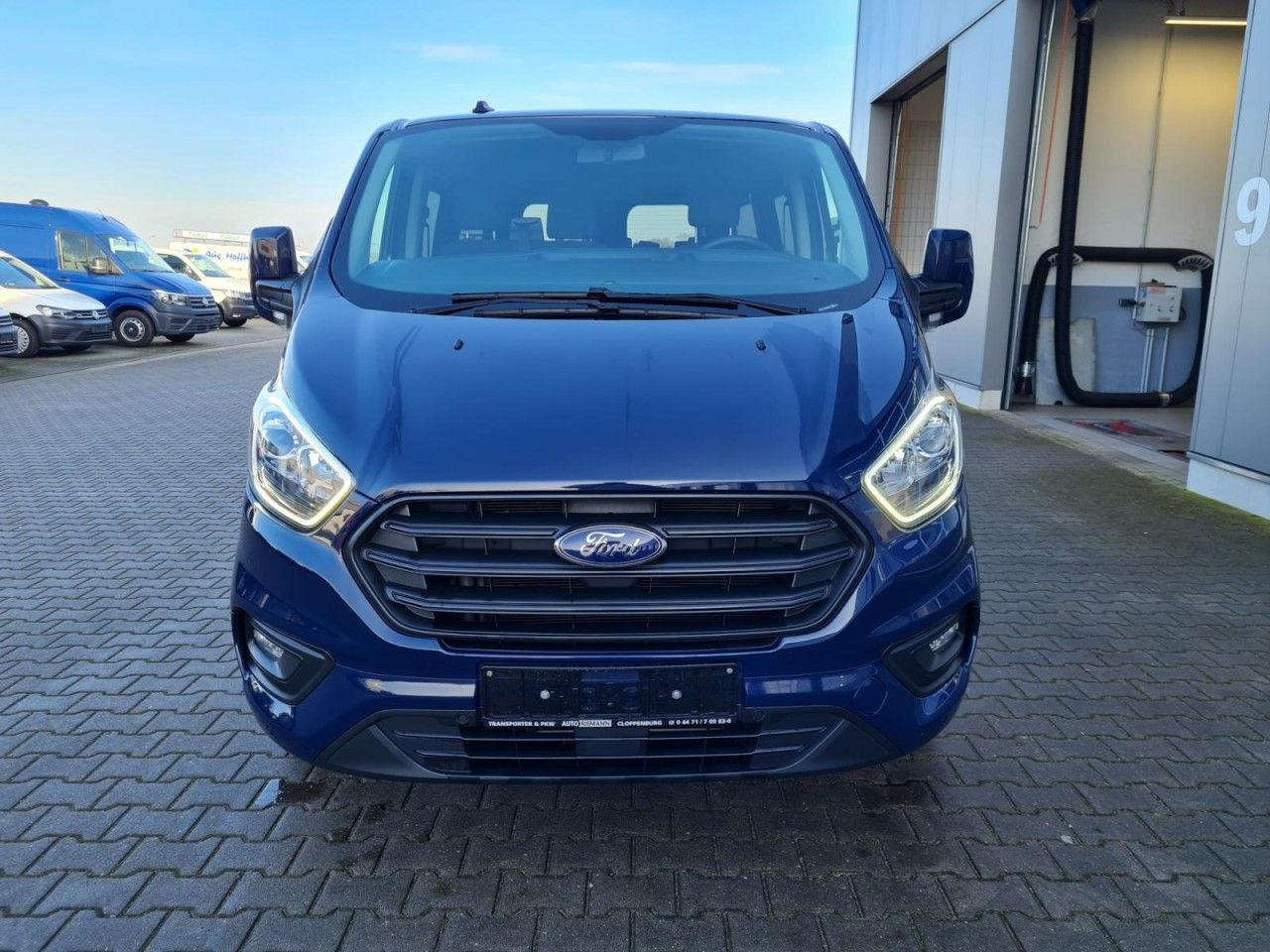 Ford Transit Custom Kombi 320 L2 Trend 9 Sitze KLIMA - Furgão de passageiros: foto 2 Ford Transit Custom Kombi 320 L2 Trend 9 Sitze KLIMA - Furgão de passageiros: foto 2