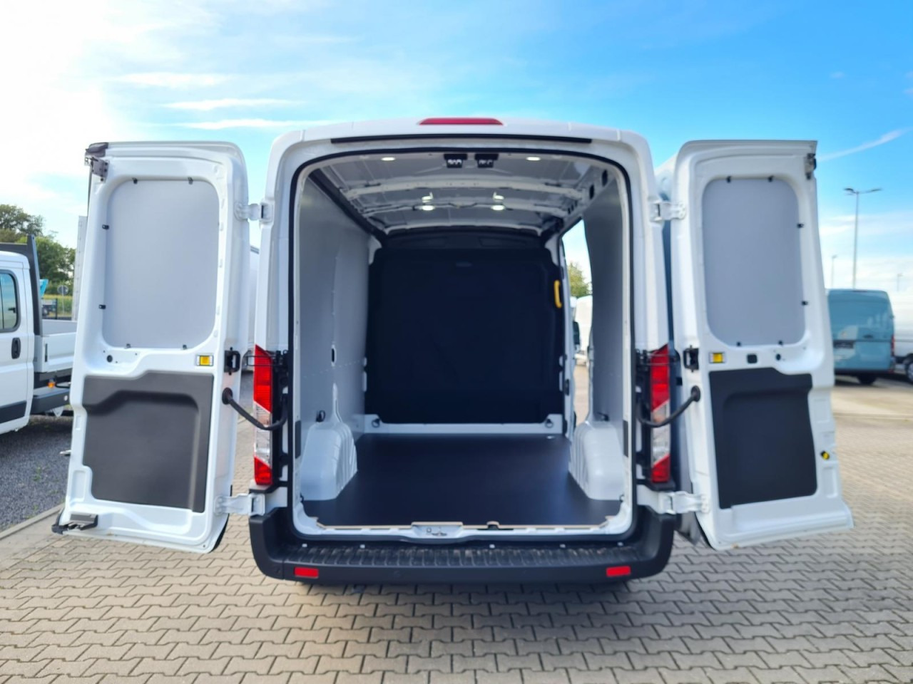 Ford Transit Kasten TDCi L2H2 Trend Klima Holzverkleid. - Furgão compacto: foto 5 Ford Transit Kasten TDCi L2H2 Trend Klima Holzverkleid. - Furgão compacto: foto 5