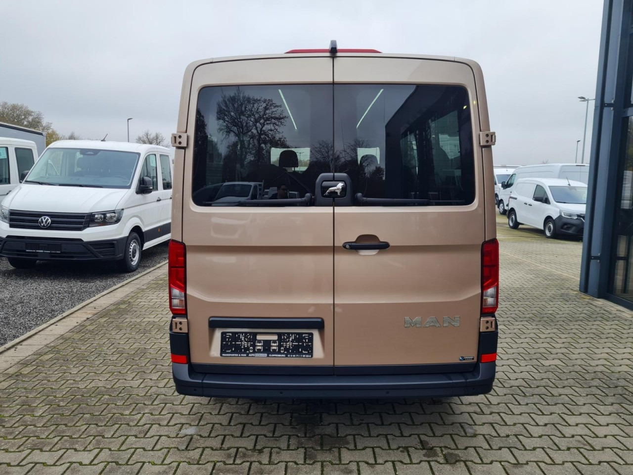 Man TGE 3.180 TDi Kombi 9 Sitze ALU KAMERA LED LEDER Sonderumbau - Micro-ônibus, Furgão de passageiros: foto 5 Man TGE 3.180 TDi Kombi 9 Sitze ALU KAMERA LED LEDER Sonderumbau - Micro-ônibus, Furgão de passageiros: foto 5