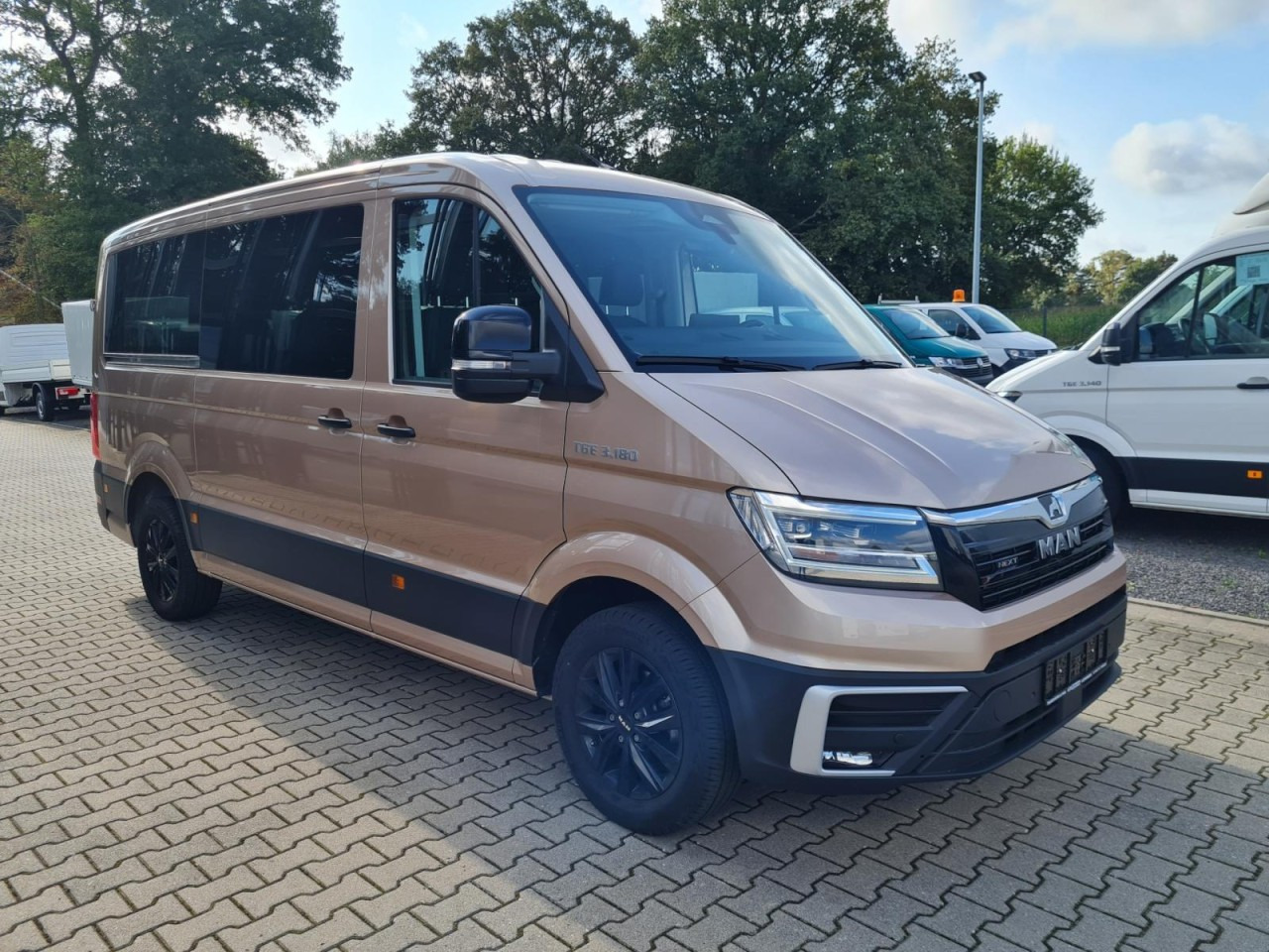 Man TGE 3.180 TDi Kombi 9 Sitze ALU KAMERA LED LEDER Sonderumbau - Micro-ônibus, Furgão de passageiros: foto 3 Man TGE 3.180 TDi Kombi 9 Sitze ALU KAMERA LED LEDER Sonderumbau - Micro-ônibus, Furgão de passageiros: foto 3