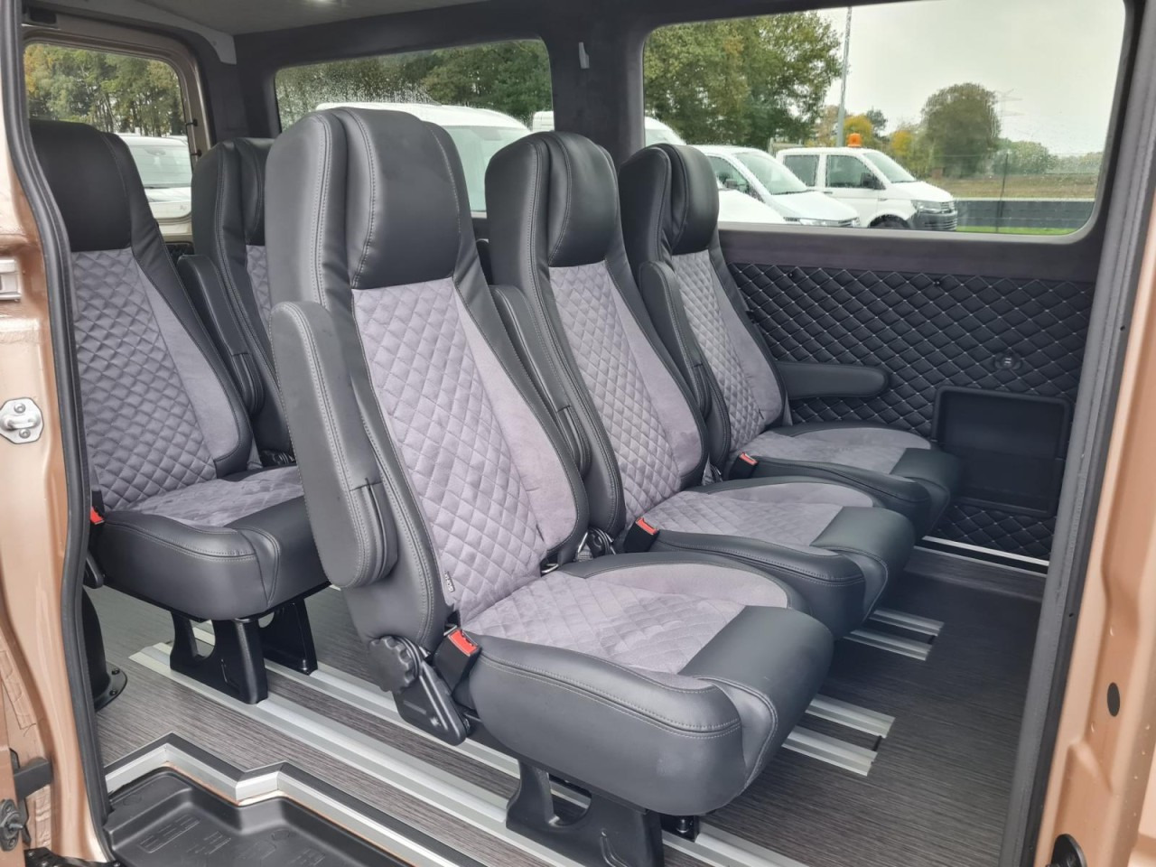 Man TGE 3.180 TDi Kombi 9 Sitze ALU KAMERA LED LEDER Sonderumbau - Carrinha cabine dupla: foto 4 Man TGE 3.180 TDi Kombi 9 Sitze ALU KAMERA LED LEDER Sonderumbau - Carrinha cabine dupla: foto 4