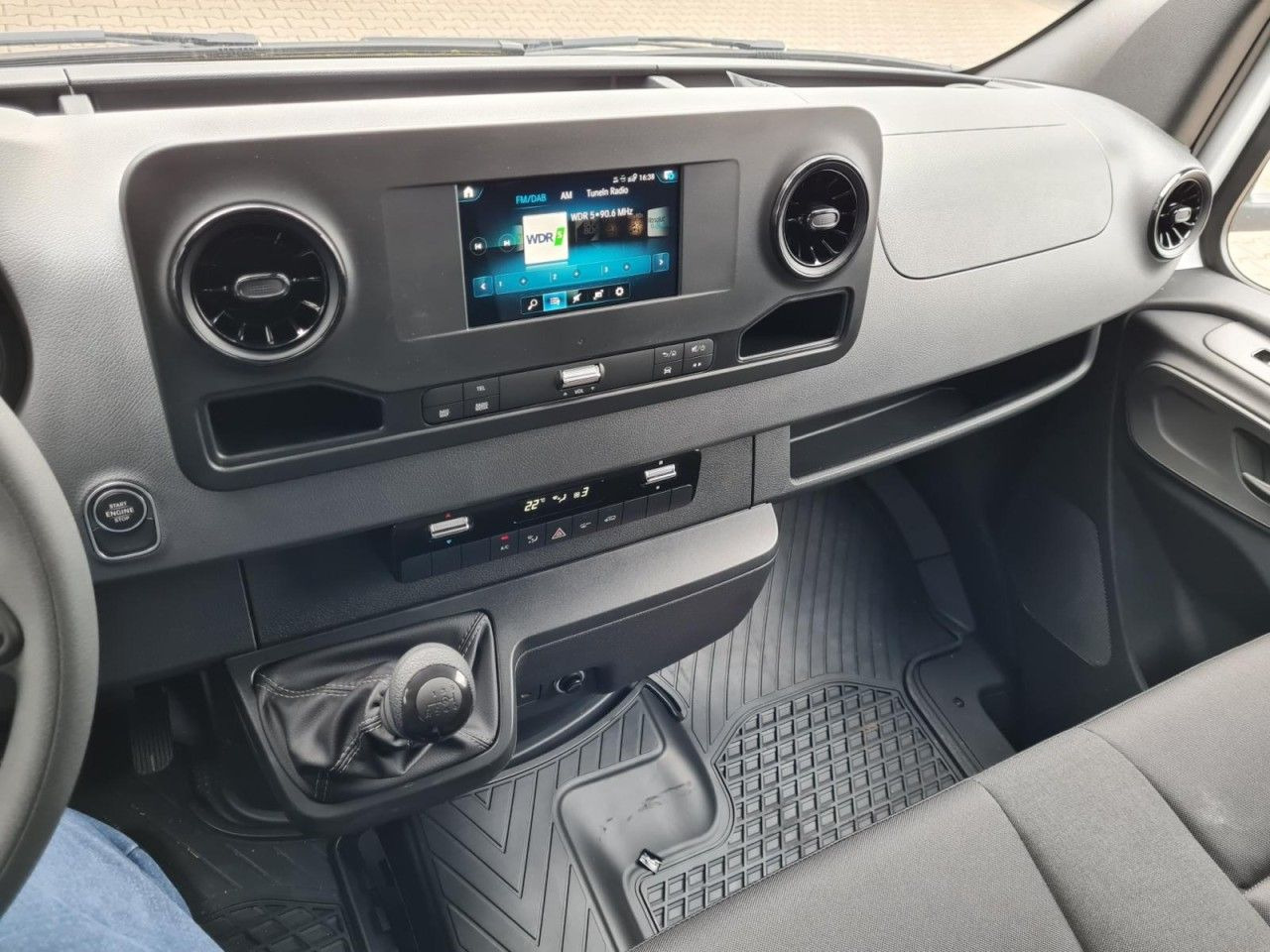 Carrinha de contentor Mercedes-Benz Sprinter 315 Koffer lang MBux KLIMA NAVI TEMPOMA: foto 10