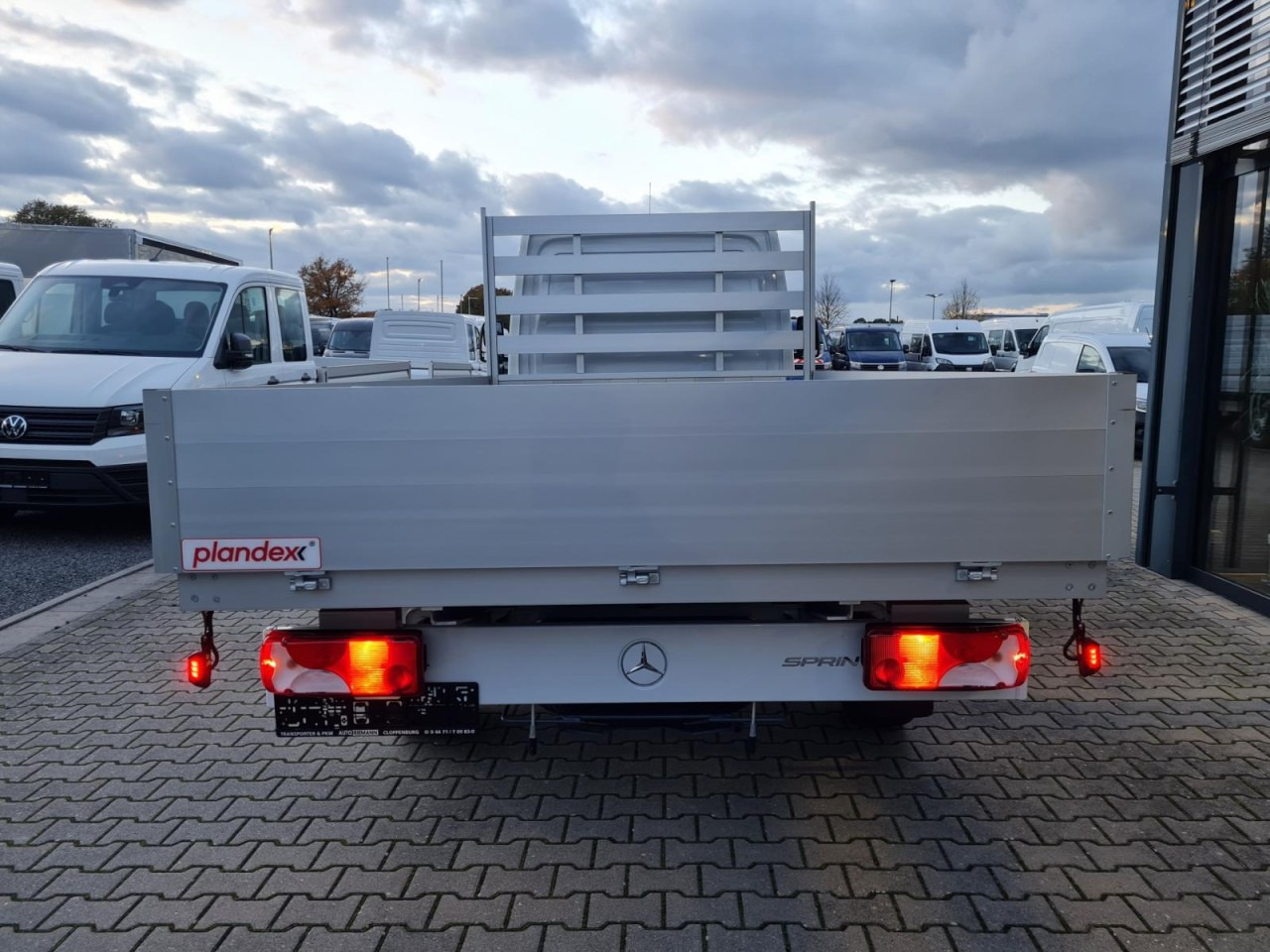 Mercedes-Benz Sprinter 317 CDI Pritsche L3 lang RWD KLIMA TEMPOMAT - Furgão caixa aberta: foto 5 Mercedes-Benz Sprinter 317 CDI Pritsche L3 lang RWD KLIMA TEMPOMAT - Furgão caixa aberta: foto 5