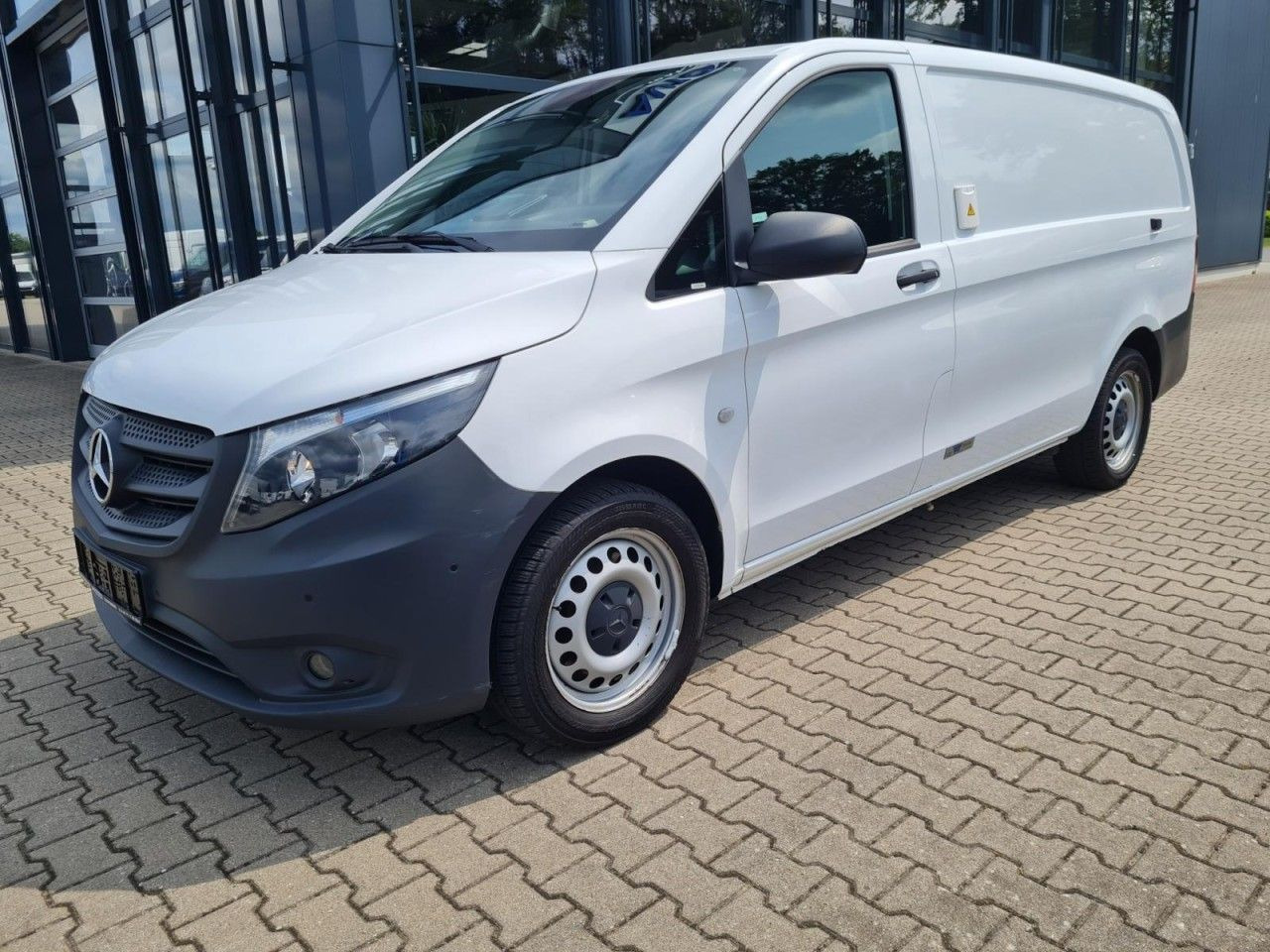 Mercedes-Benz Vito 116 Cdi Kühlkasten Stand + Fahrkühl. lang - Carrinha frigorífica: foto 2 Mercedes-Benz Vito 116 Cdi Kühlkasten Stand + Fahrkühl. lang - Carrinha frigorífica: foto 2