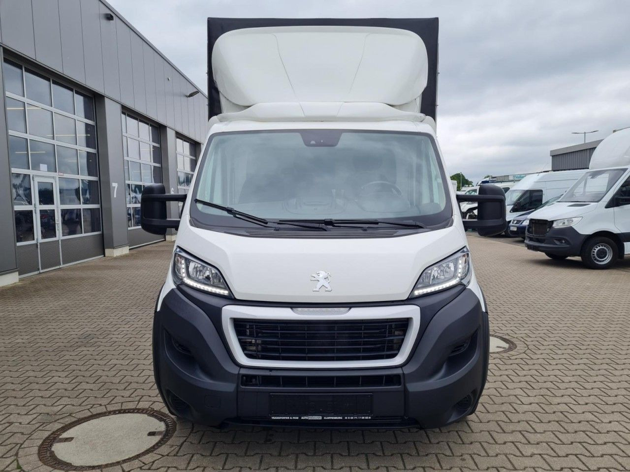 Peugeot Boxer 3,5t Pritsche Plane 2.2 HDi L4 435 - Furgão de toldo: foto 2 Peugeot Boxer 3,5t Pritsche Plane 2.2 HDi L4 435 - Furgão de toldo: foto 2