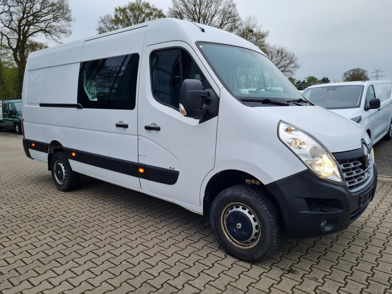 Renault Master 3,5t Kasten Doka dCi 130 L4H2 4x4 Allrad - Furgão, Carrinha cabine dupla: foto 3 Renault Master 3,5t Kasten Doka dCi 130 L4H2 4x4 Allrad - Furgão, Carrinha cabine dupla: foto 3