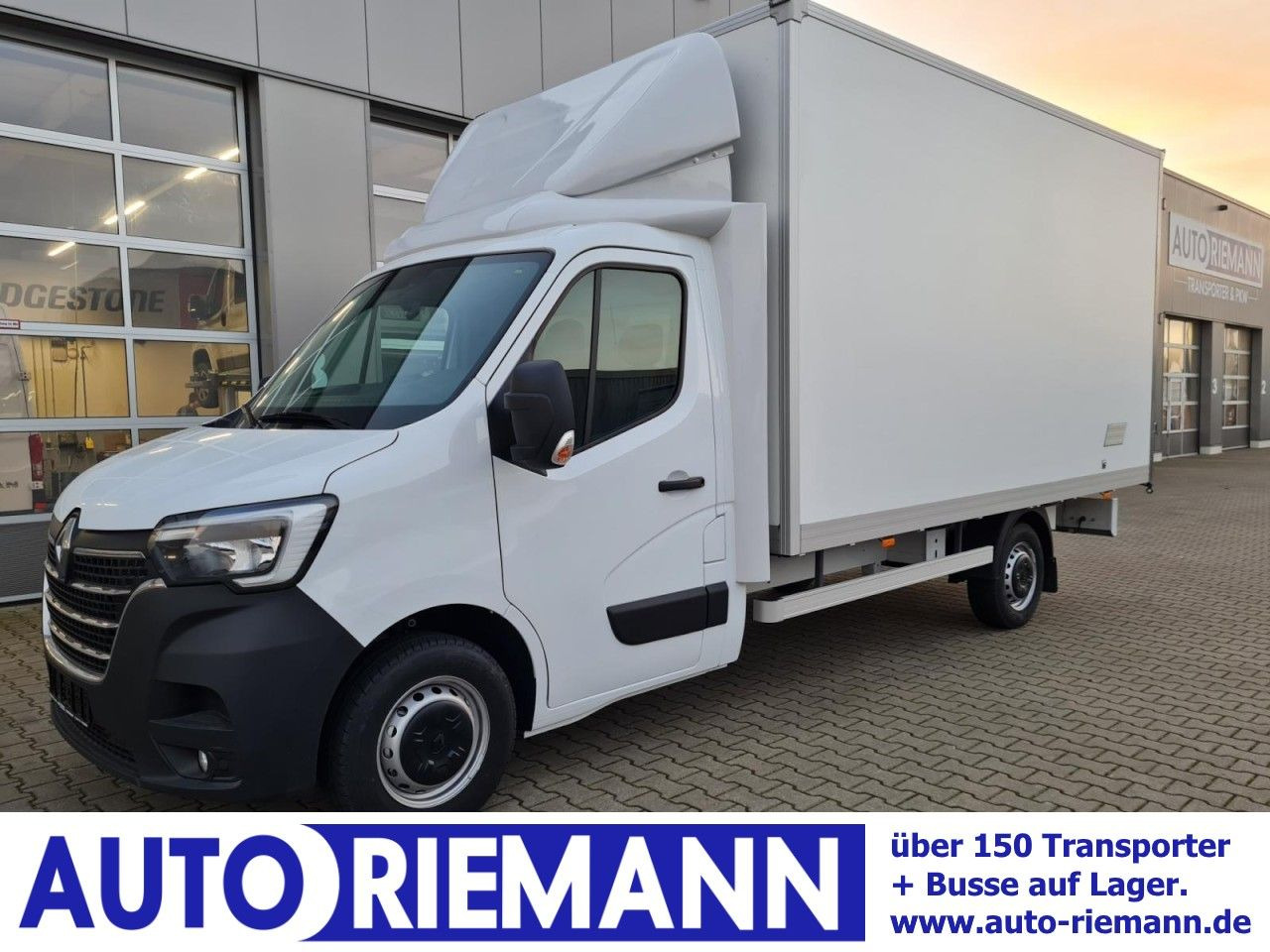 Renault Master 3.5t Möbel Koffer KLIMA LUFTFEDERUNG TEMP - Carrinha de contentor: foto 1 Renault Master 3.5t Möbel Koffer KLIMA LUFTFEDERUNG TEMP - Carrinha de contentor: foto 1