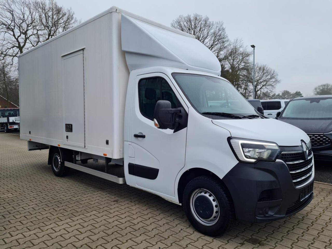 Renault Master 3.5t Möbel Koffer mit 10 Pal. Plätze TEMPOMAT - Carrinha de contentor: foto 3 Renault Master 3.5t Möbel Koffer mit 10 Pal. Plätze TEMPOMAT - Carrinha de contentor: foto 3