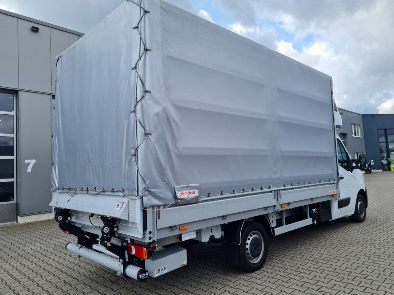 Renault Master 3,5t Pritsche dCi Plane Schlafkab. LBW - Furgão de toldo: foto 4 Renault Master 3,5t Pritsche dCi Plane Schlafkab. LBW - Furgão de toldo: foto 4