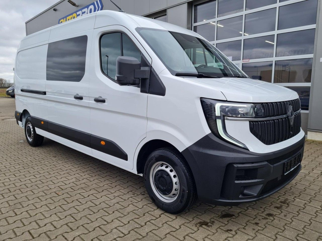Renault Master 35 Kasten L3 Doka 7-Sitze KLIMA TEMPOMAT - Furgão, Carrinha cabine dupla: foto 4 Renault Master 35 Kasten L3 Doka 7-Sitze KLIMA TEMPOMAT - Furgão, Carrinha cabine dupla: foto 4