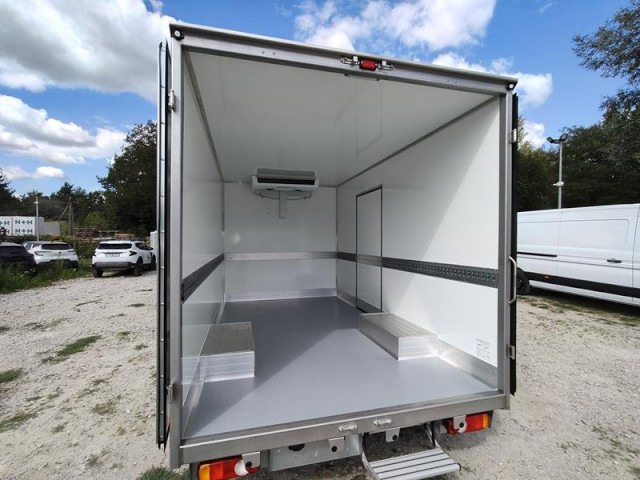 Renault Master 35 Kühlkoffer Tiefrahmen dCi 170 Stand+Fahrk. - Carrinha frigorífica: foto 4 Renault Master 35 Kühlkoffer Tiefrahmen dCi 170 Stand+Fahrk. - Carrinha frigorífica: foto 4