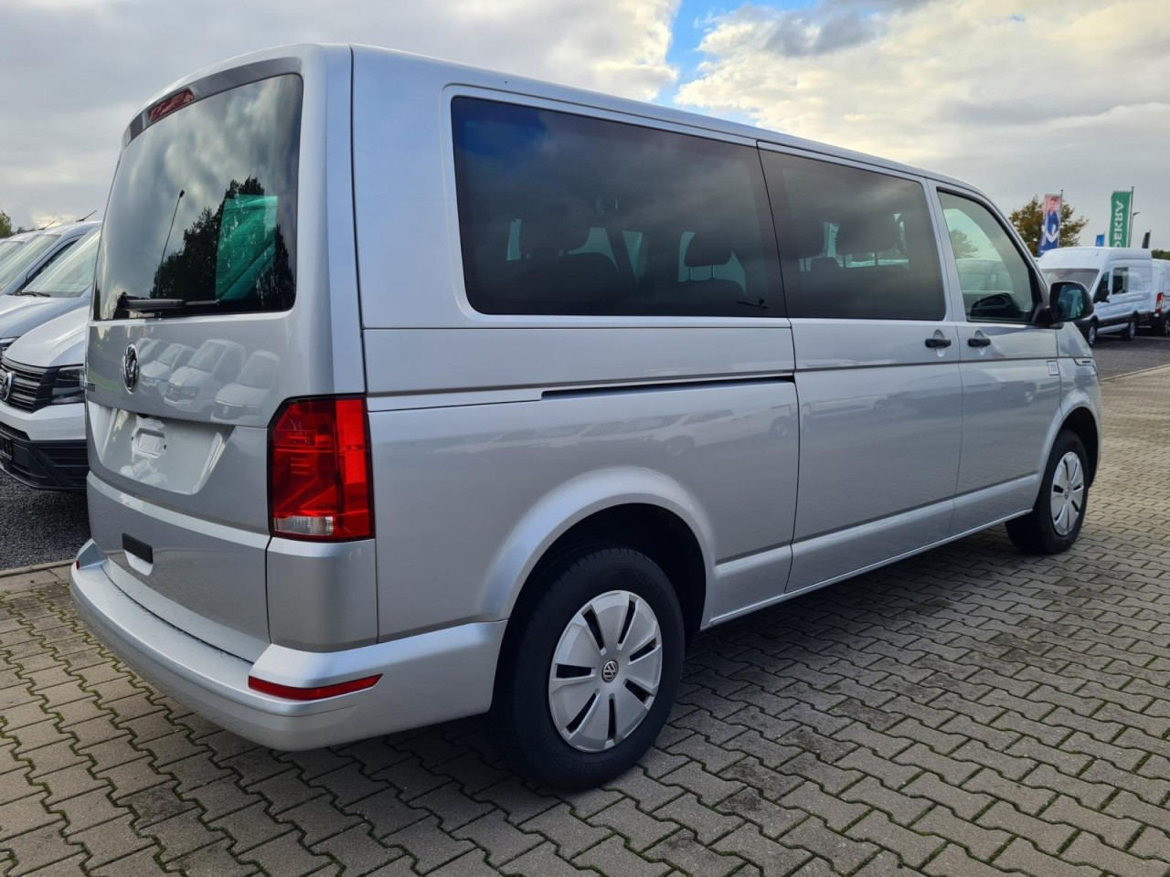 VW Volkswagen T6.1 Caravelle TDI lang 9 Sitzer 2 Schiebetüren Trendl. - Micro-ônibus, Furgão de passageiros: foto 4 VW Volkswagen T6.1 Caravelle TDI lang 9 Sitzer 2 Schiebetüren Trendl. - Micro-ônibus, Furgão de passageiros: foto 4