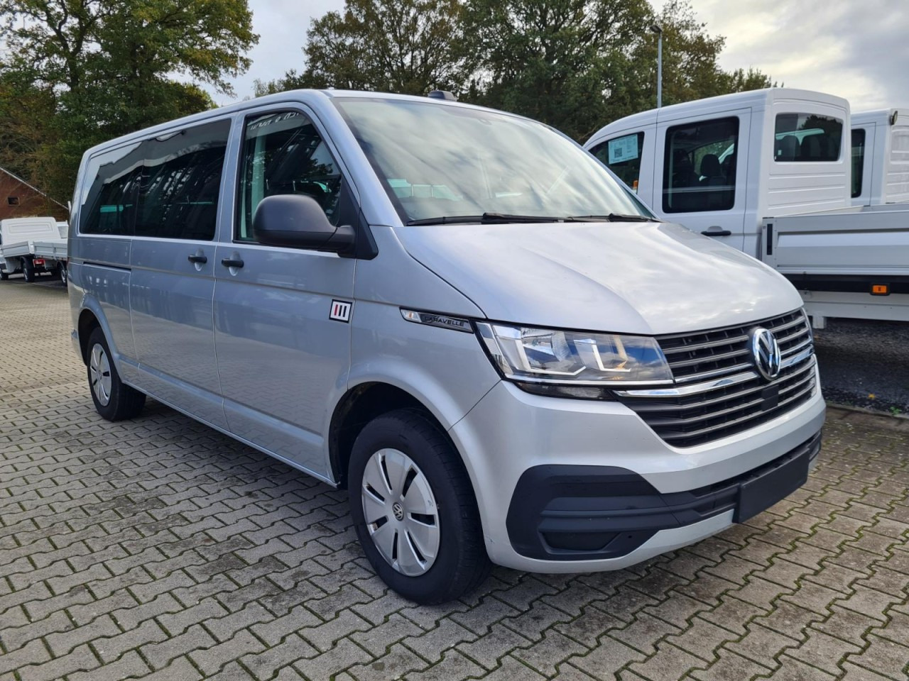 VW Volkswagen T6.1 Caravelle TDI lang 9 Sitzer 2 Schiebetüren Trendl. - Micro-ônibus, Furgão de passageiros: foto 3 VW Volkswagen T6.1 Caravelle TDI lang 9 Sitzer 2 Schiebetüren Trendl. - Micro-ônibus, Furgão de passageiros: foto 3
