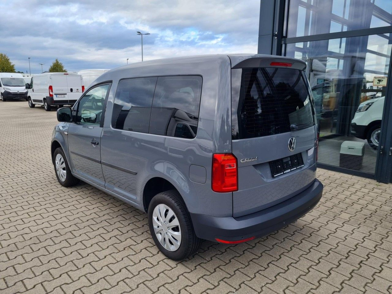 Volkswagen Caddy Kombi 4Motion TDi 5-Sitze KLIMA STHZ TEMPO - Furgão de passageiros: foto 5 Volkswagen Caddy Kombi 4Motion TDi 5-Sitze KLIMA STHZ TEMPO - Furgão de passageiros: foto 5