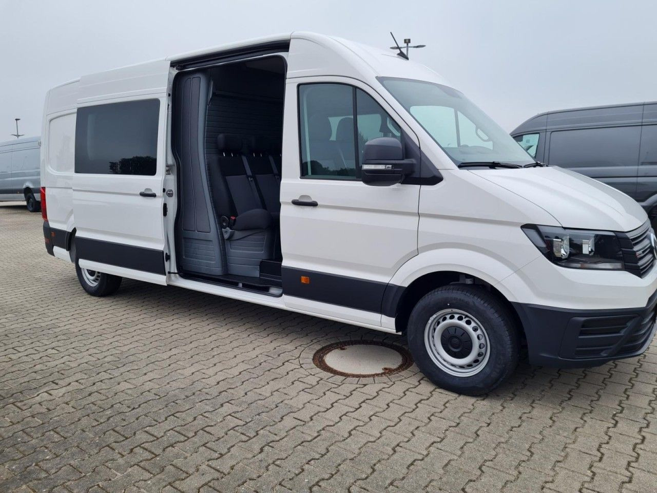Volkswagen Crafter 35 Kasten Plus 4MOTION Doka Mixto L4H3 - Furgão, Carrinha cabine dupla: foto 4 Volkswagen Crafter 35 Kasten Plus 4MOTION Doka Mixto L4H3 - Furgão, Carrinha cabine dupla: foto 4