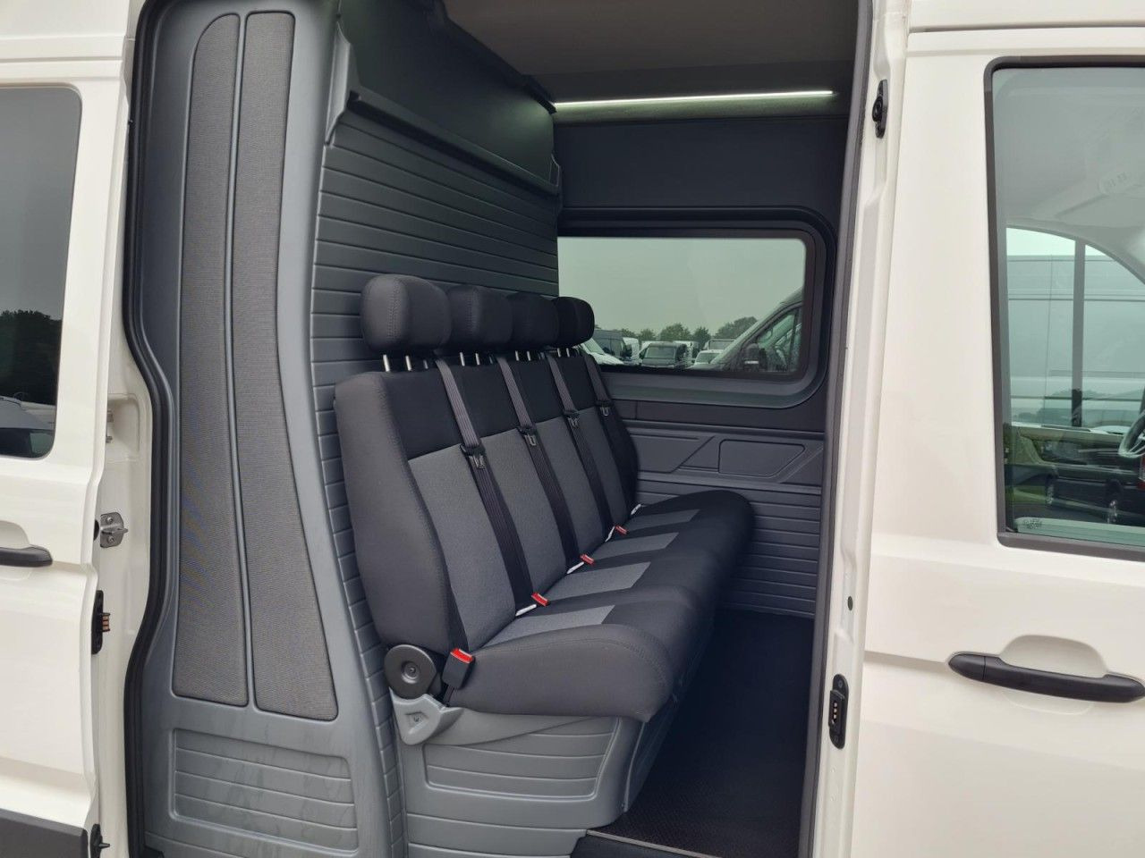 Volkswagen Crafter 35 Kasten Plus 4MOTION Doka Mixto L4H3 - Furgão, Carrinha cabine dupla: foto 4 Volkswagen Crafter 35 Kasten Plus 4MOTION Doka Mixto L4H3 - Furgão, Carrinha cabine dupla: foto 4