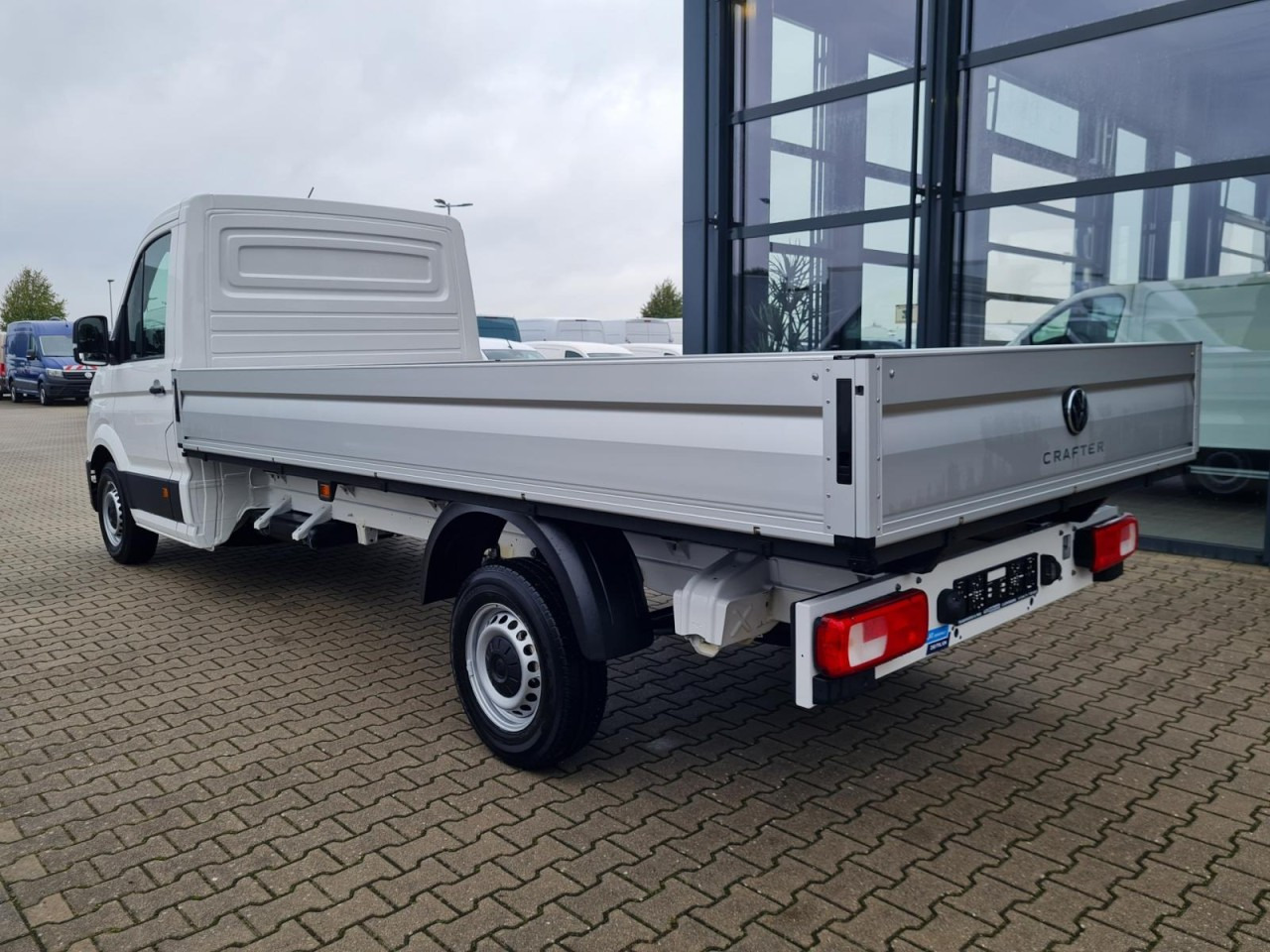 Locação de  Volkswagen Crafter 35 Pritsche TDI Pritsche L4 KLIMA TEMPOMAT Volkswagen Crafter 35 Pritsche TDI Pritsche L4 KLIMA TEMPOMAT: foto 8