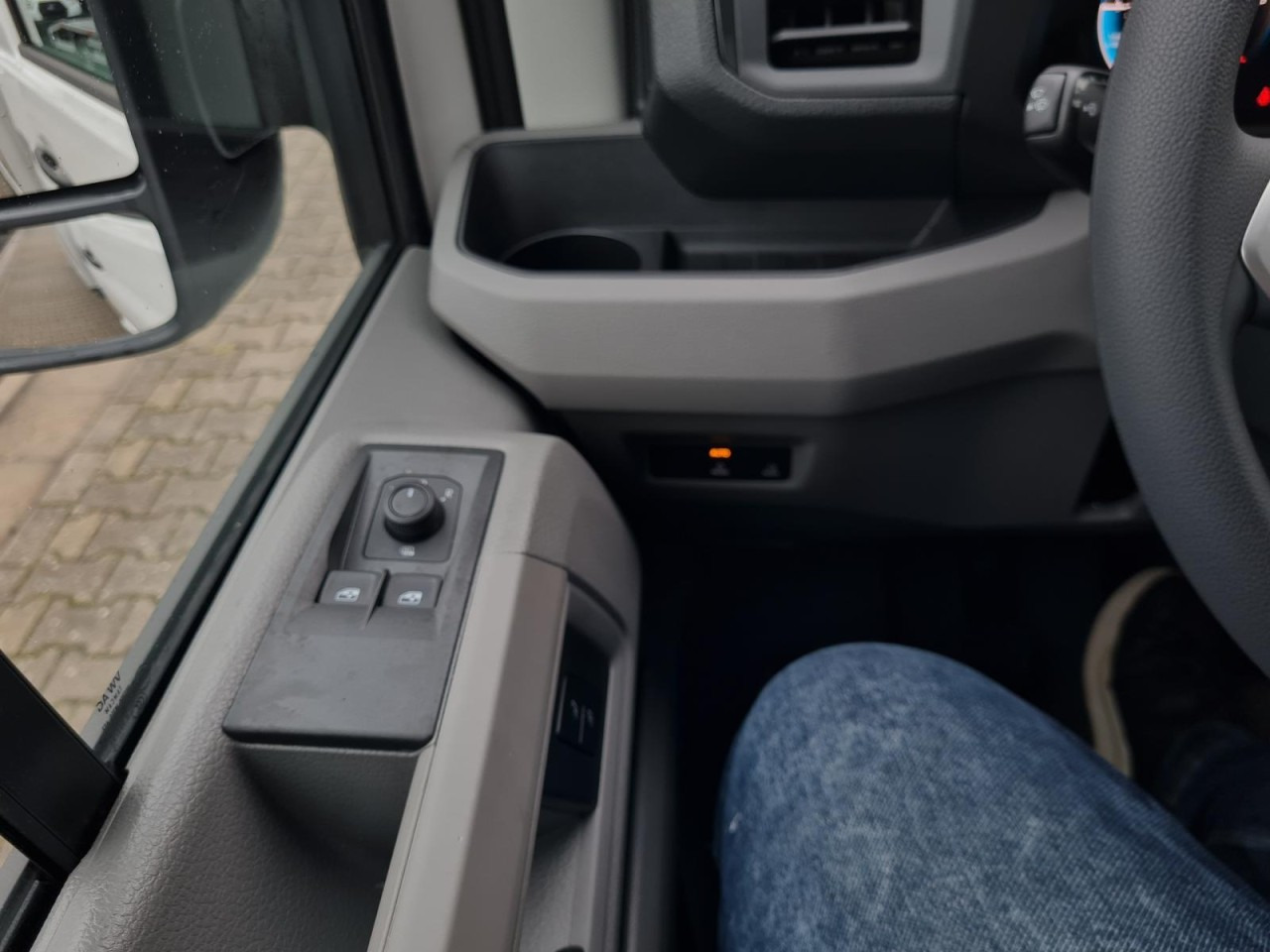 Locação de  Volkswagen Crafter 35 Pritsche TDI Pritsche L4 KLIMA TEMPOMAT Volkswagen Crafter 35 Pritsche TDI Pritsche L4 KLIMA TEMPOMAT: foto 16