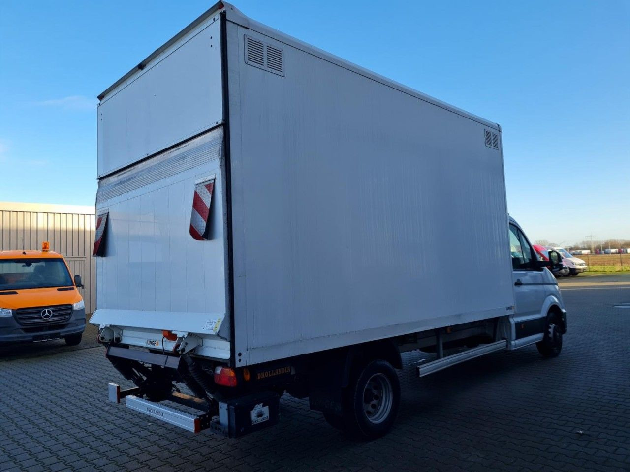Volkswagen Crafter 50 Koffer hoch 2.0 TDI LBW KLIMA KAMERA - Carrinha de contentor: foto 4 Volkswagen Crafter 50 Koffer hoch 2.0 TDI LBW KLIMA KAMERA - Carrinha de contentor: foto 4
