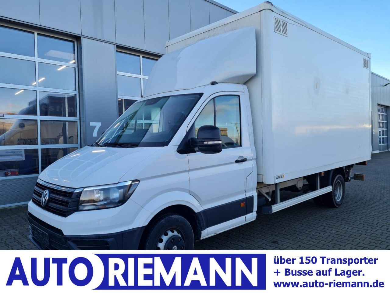 Volkswagen Crafter 50 Koffer hoch 2.0 TDI LBW KLIMA KAMERA - Carrinha de contentor: foto 1 Volkswagen Crafter 50 Koffer hoch 2.0 TDI LBW KLIMA KAMERA - Carrinha de contentor: foto 1