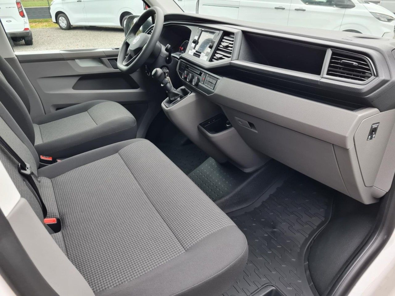 Locação de  Volkswagen T6.1 Kasten L1 KR Heckklappe KAMERA KLIMA ALLWET Volkswagen T6.1 Kasten L1 KR Heckklappe KAMERA KLIMA ALLWET: foto 14