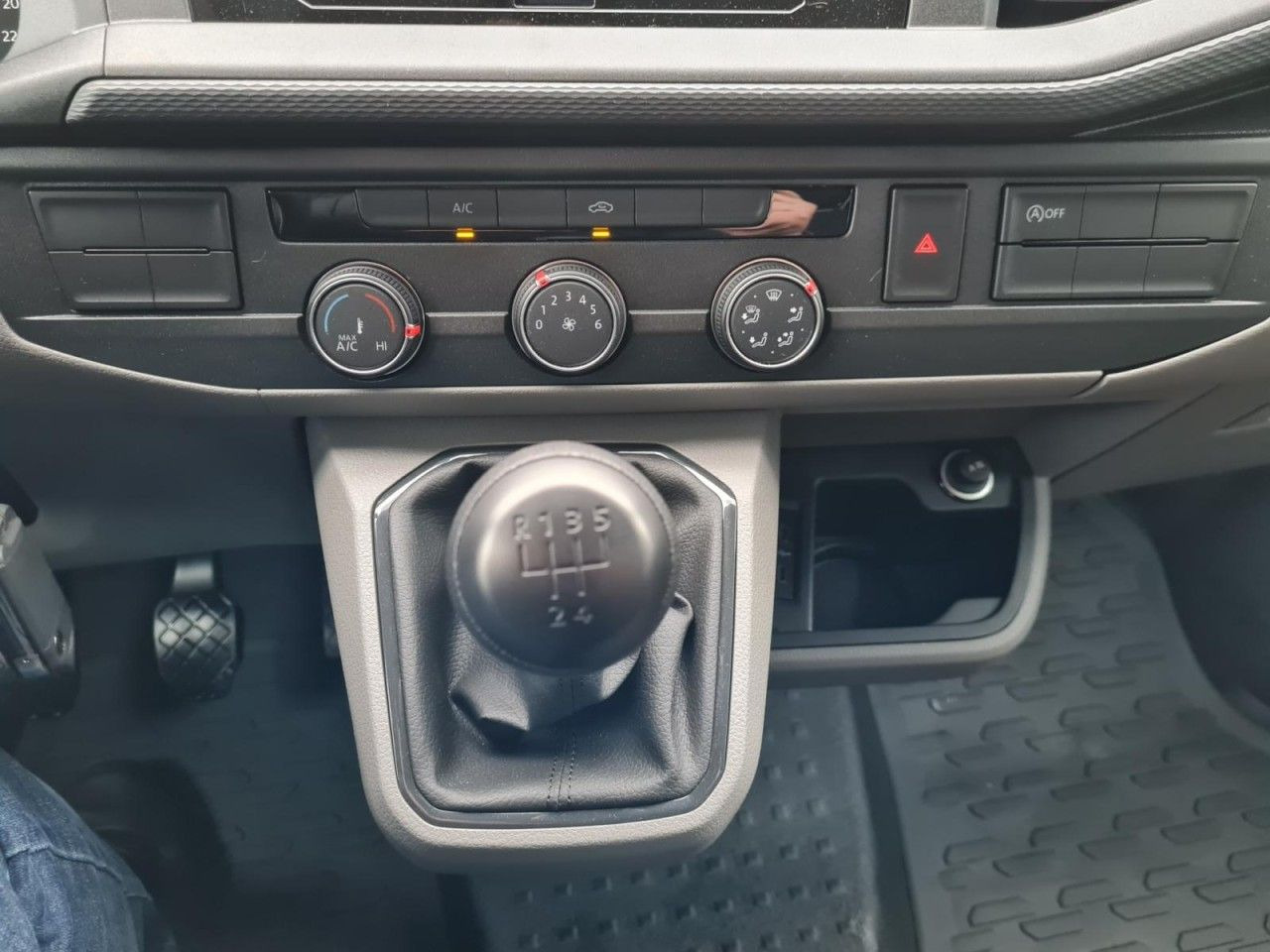 Locação de  Volkswagen T6.1 Kasten L1 KR Heckklappe KAMERA KLIMA ALLWET Volkswagen T6.1 Kasten L1 KR Heckklappe KAMERA KLIMA ALLWET: foto 24