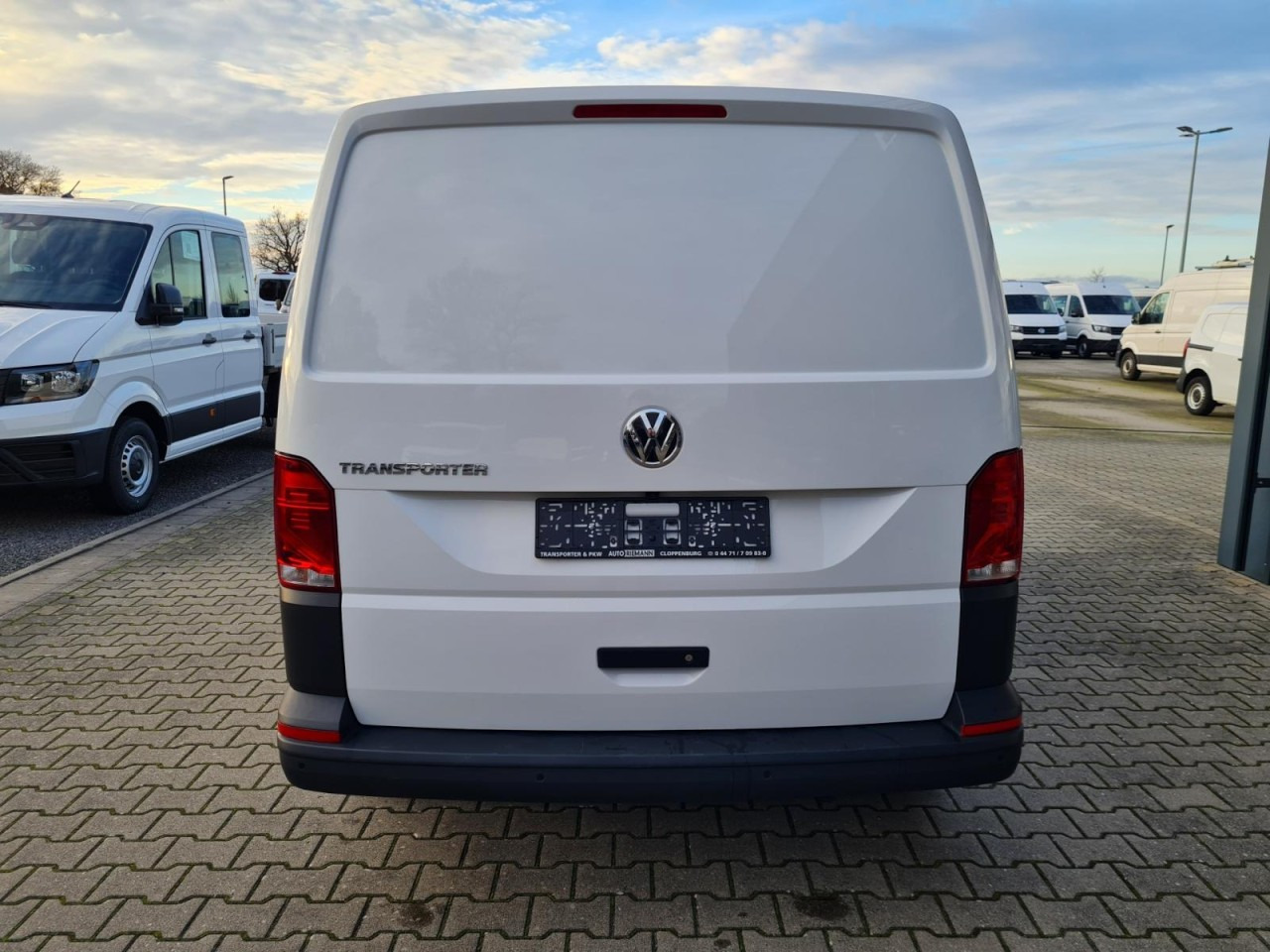 Volkswagen T6.1 Kasten TDI lang L2H1 DSG PDC KLIMA KAMERA - Furgão compacto: foto 5 Volkswagen T6.1 Kasten TDI lang L2H1 DSG PDC KLIMA KAMERA - Furgão compacto: foto 5