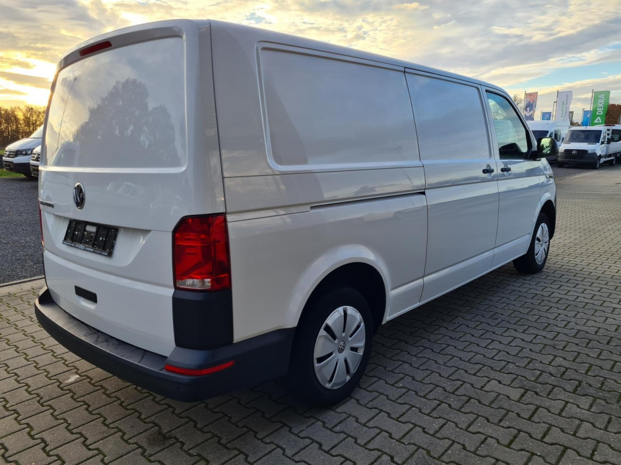 Volkswagen T6.1 Kasten TDI lang L2H1 DSG PDC KLIMA KAMERA - Furgão compacto: foto 4 Volkswagen T6.1 Kasten TDI lang L2H1 DSG PDC KLIMA KAMERA - Furgão compacto: foto 4