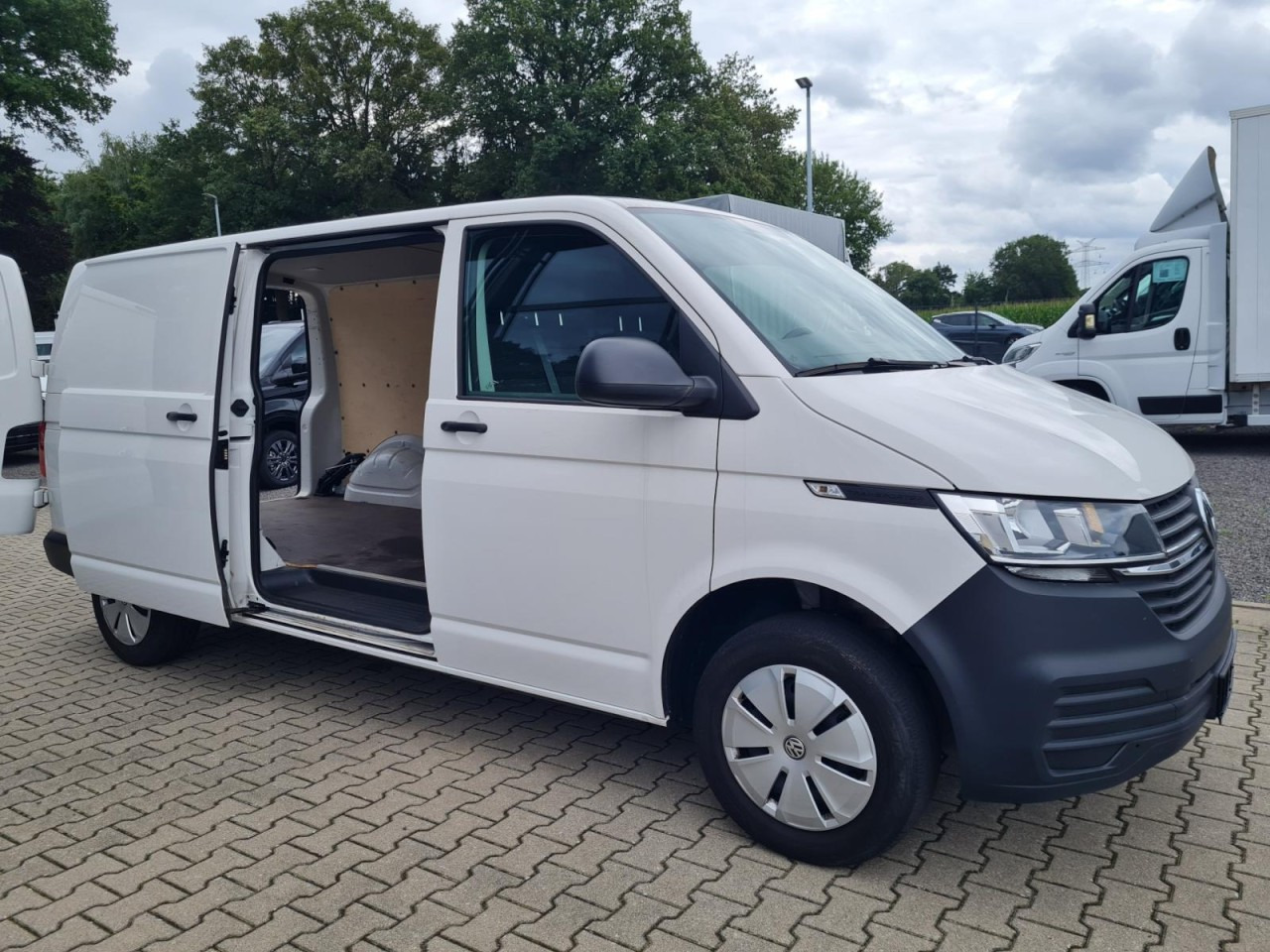 Volkswagen T6.1 Kasten TDi lang Flügeltüren KLIMA Verkleidungen - Furgão compacto: foto 4 Volkswagen T6.1 Kasten TDi lang Flügeltüren KLIMA Verkleidungen - Furgão compacto: foto 4