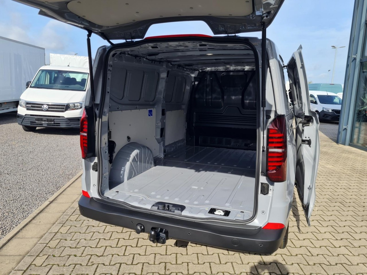 Furgão compacto Volkswagen T7 Transporter Kasten TDi AG L2 AHK KLIMA KAMERA LED: foto 16