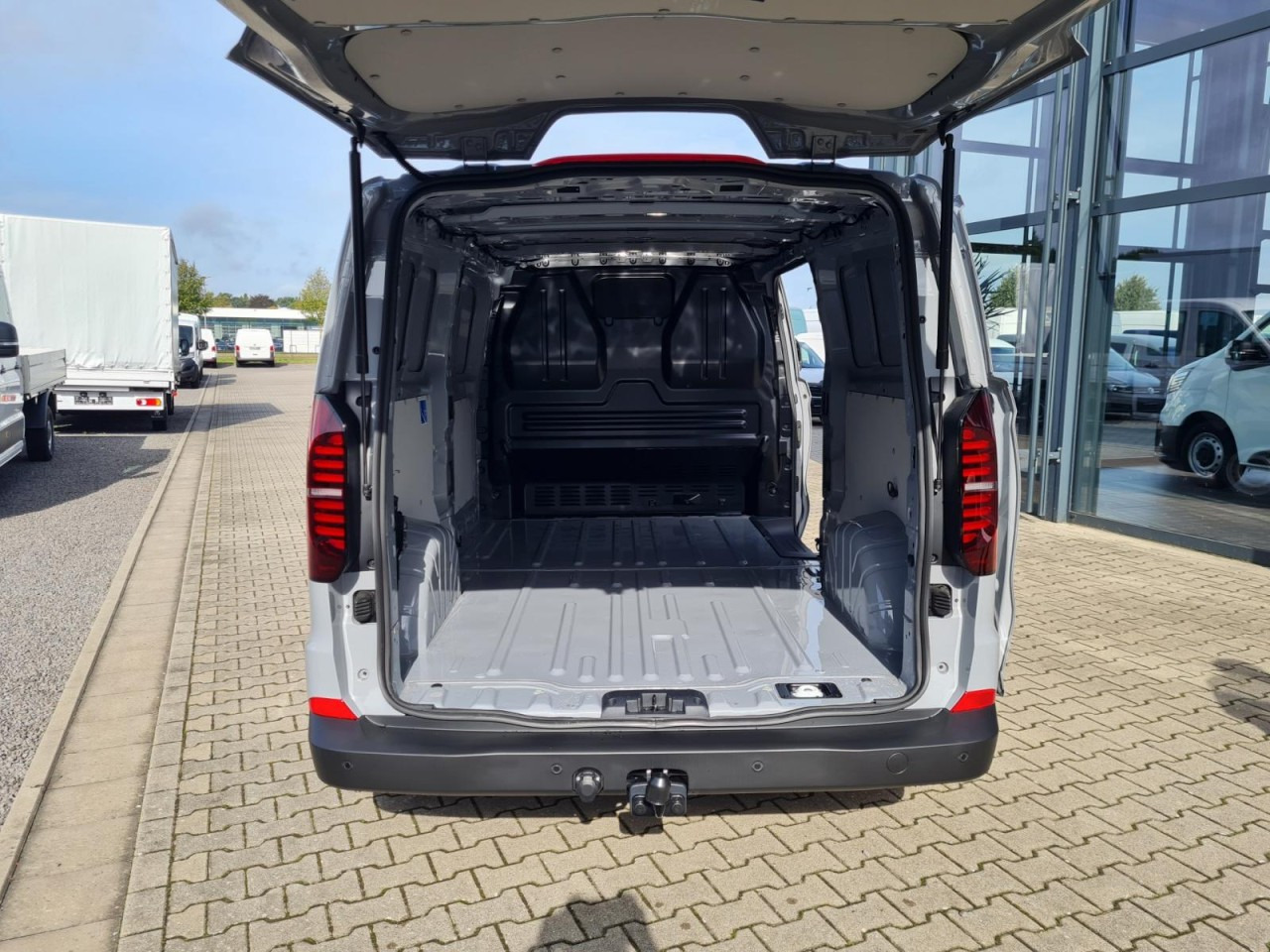Furgão compacto Volkswagen T7 Transporter Kasten TDi AG L2 AHK KLIMA KAMERA LED: foto 6