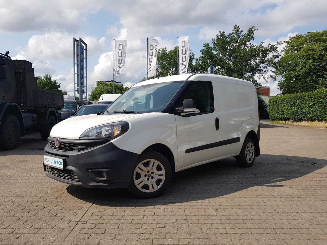 Fiat Doblo Kastenwagen SX 1.3 Klima, Radio mit Nav... - Furgão de passageiros: foto 1 Fiat Doblo Kastenwagen SX 1.3 Klima, Radio mit Nav... - Furgão de passageiros: foto 1