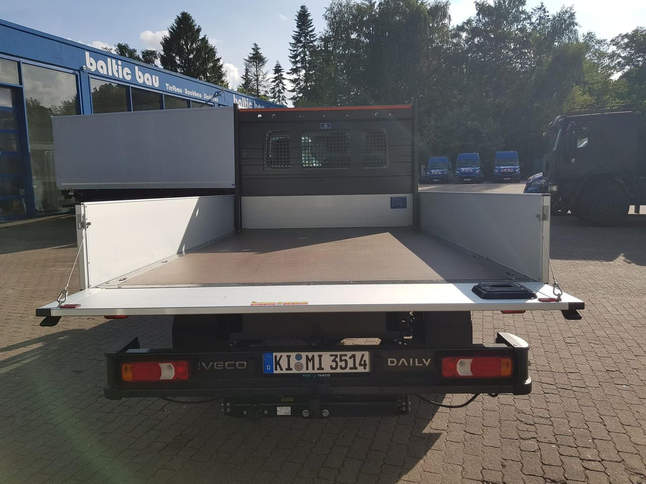 Iveco Daily 35S14HA8 Pritsche AHK 100 kW (136 PS),... - Furgão caixa aberta: foto 5 Iveco Daily 35S14HA8 Pritsche AHK 100 kW (136 PS),... - Furgão caixa aberta: foto 5