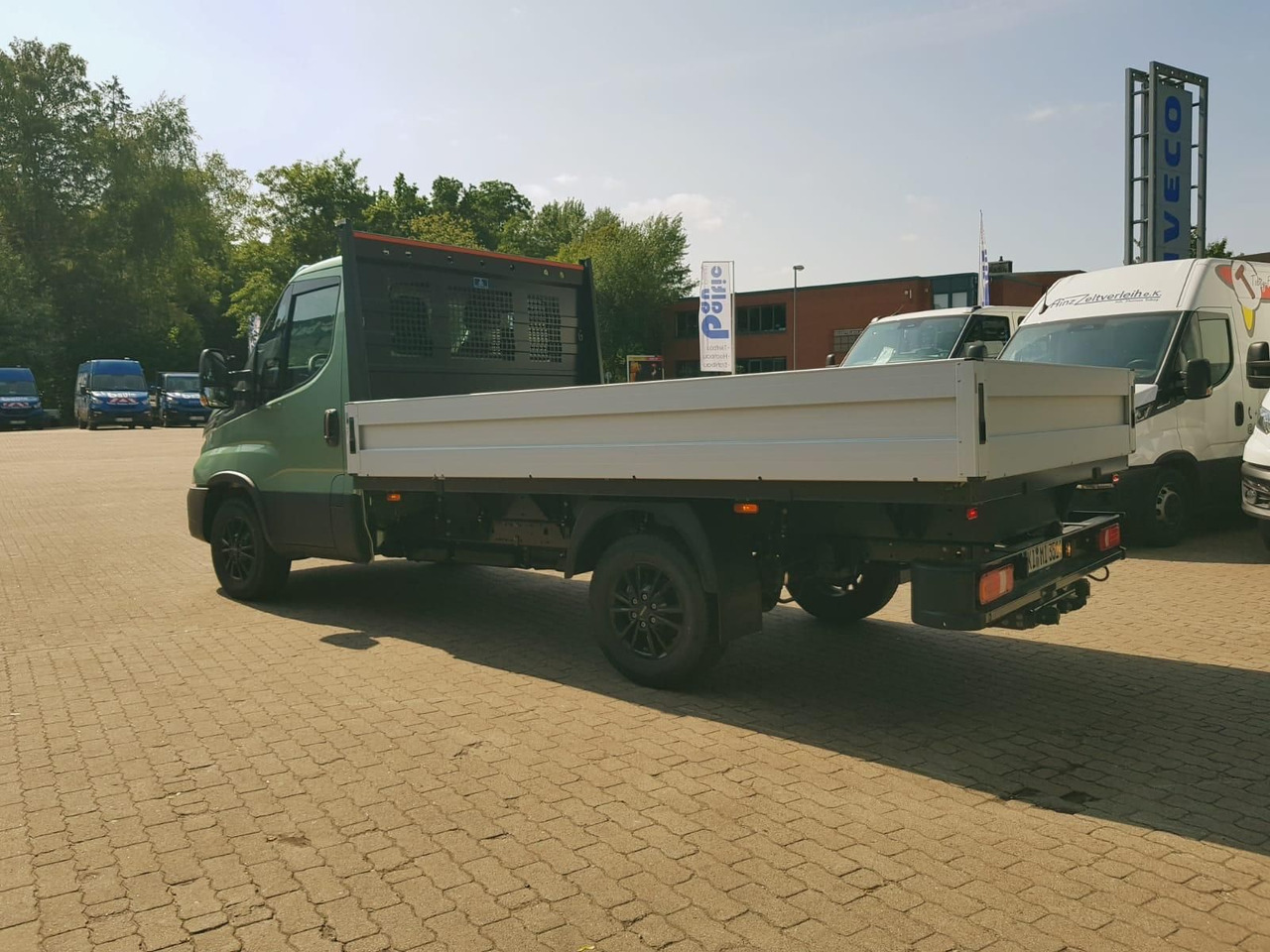 Iveco Daily 35S14HA8 Pritsche AHK 100 kW (136 PS),... - Furgão caixa aberta: foto 3 Iveco Daily 35S14HA8 Pritsche AHK 100 kW (136 PS),... - Furgão caixa aberta: foto 3