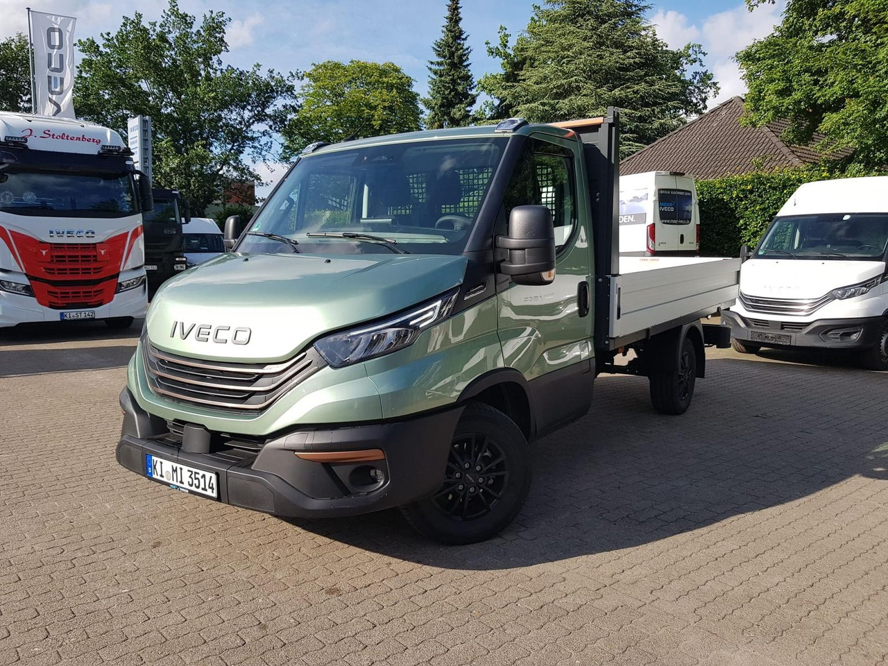 Iveco Daily 35S14HA8 Pritsche AHK 100 kW (136 PS),... - Furgão caixa aberta: foto 1 Iveco Daily 35S14HA8 Pritsche AHK 100 kW (136 PS),... - Furgão caixa aberta: foto 1