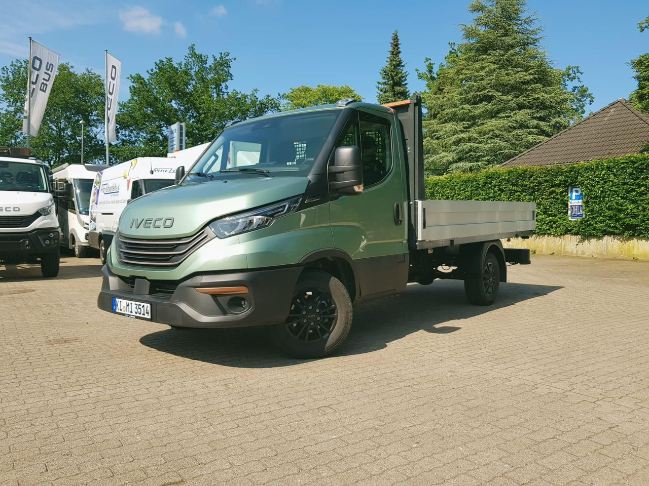 Iveco Daily 35S14HA8 Pritsche AHK 100 kW (136 PS),... - Furgão caixa aberta: foto 1 Iveco Daily 35S14HA8 Pritsche AHK 100 kW (136 PS),... - Furgão caixa aberta: foto 1