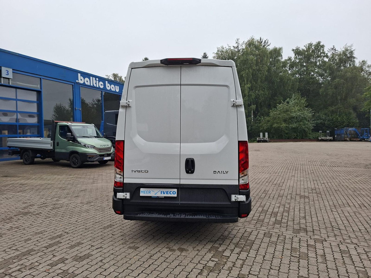 Iveco Daily 35S16A8V 115KW Klima - Radio Rückfahrka... - Furgão: foto 4 Iveco Daily 35S16A8V 115KW Klima - Radio Rückfahrka... - Furgão: foto 4