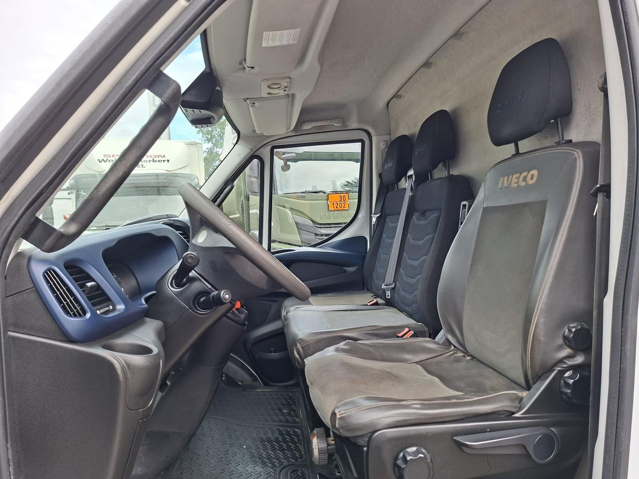 Locação de  Iveco Daily 50C18HA8 V AHK, RADIO, KLIMA, 132 kW (1... Iveco Daily 50C18HA8 V AHK, RADIO, KLIMA, 132 kW (1...: foto 12