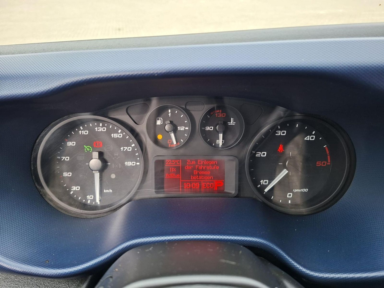 Locação de  Iveco Daily 50C18HA8 V AHK, RADIO, KLIMA, 132 kW (1... Iveco Daily 50C18HA8 V AHK, RADIO, KLIMA, 132 kW (1...: foto 14